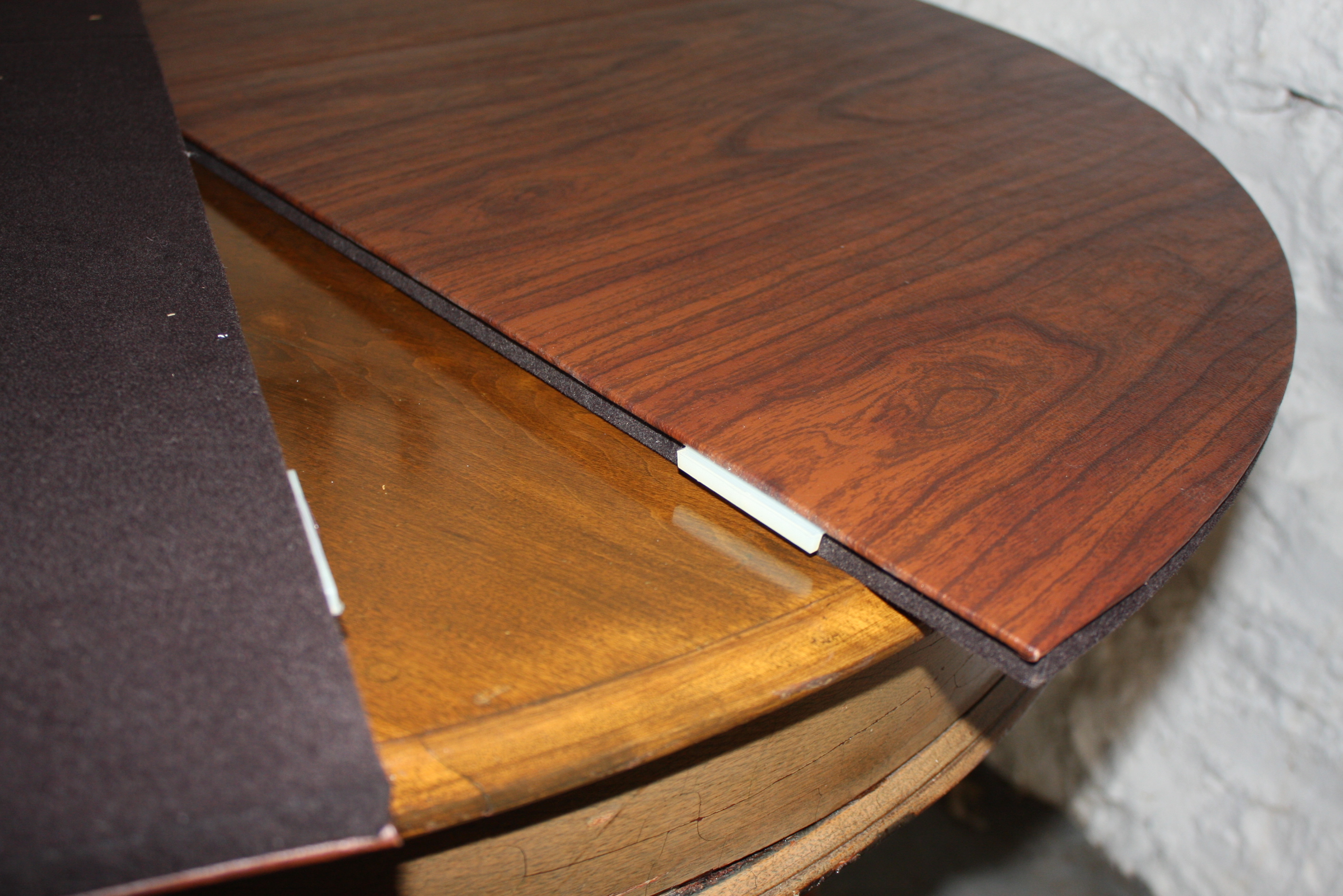 Antique Mahogany Dining Table with Leaf Inserts