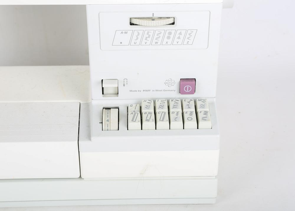 PFAFF Tiptronic 1171 Sewing Machine