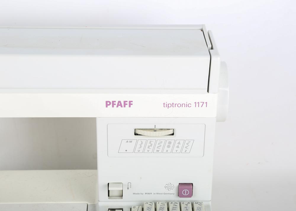 PFAFF Tiptronic 1171 Sewing Machine