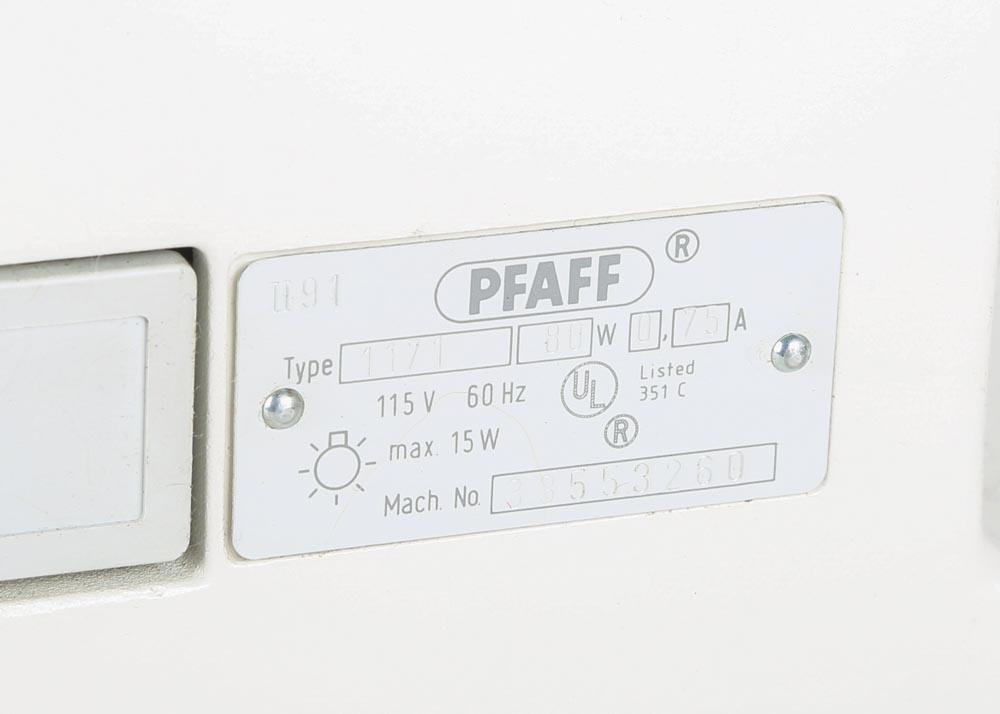 PFAFF Tiptronic 1171 Sewing Machine