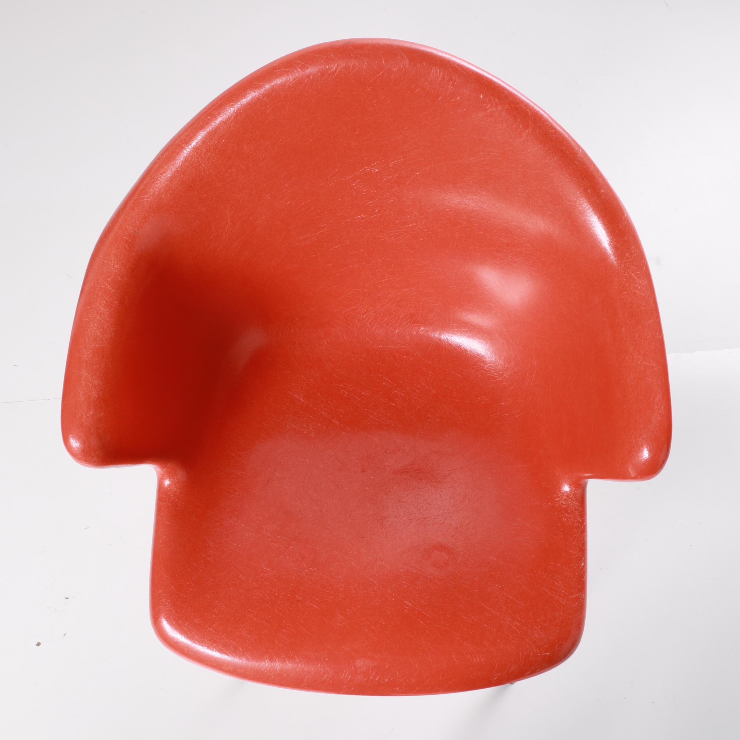 Vintage Mid Century Modern Fiberglass Chair by Douglas Furniture Corporation