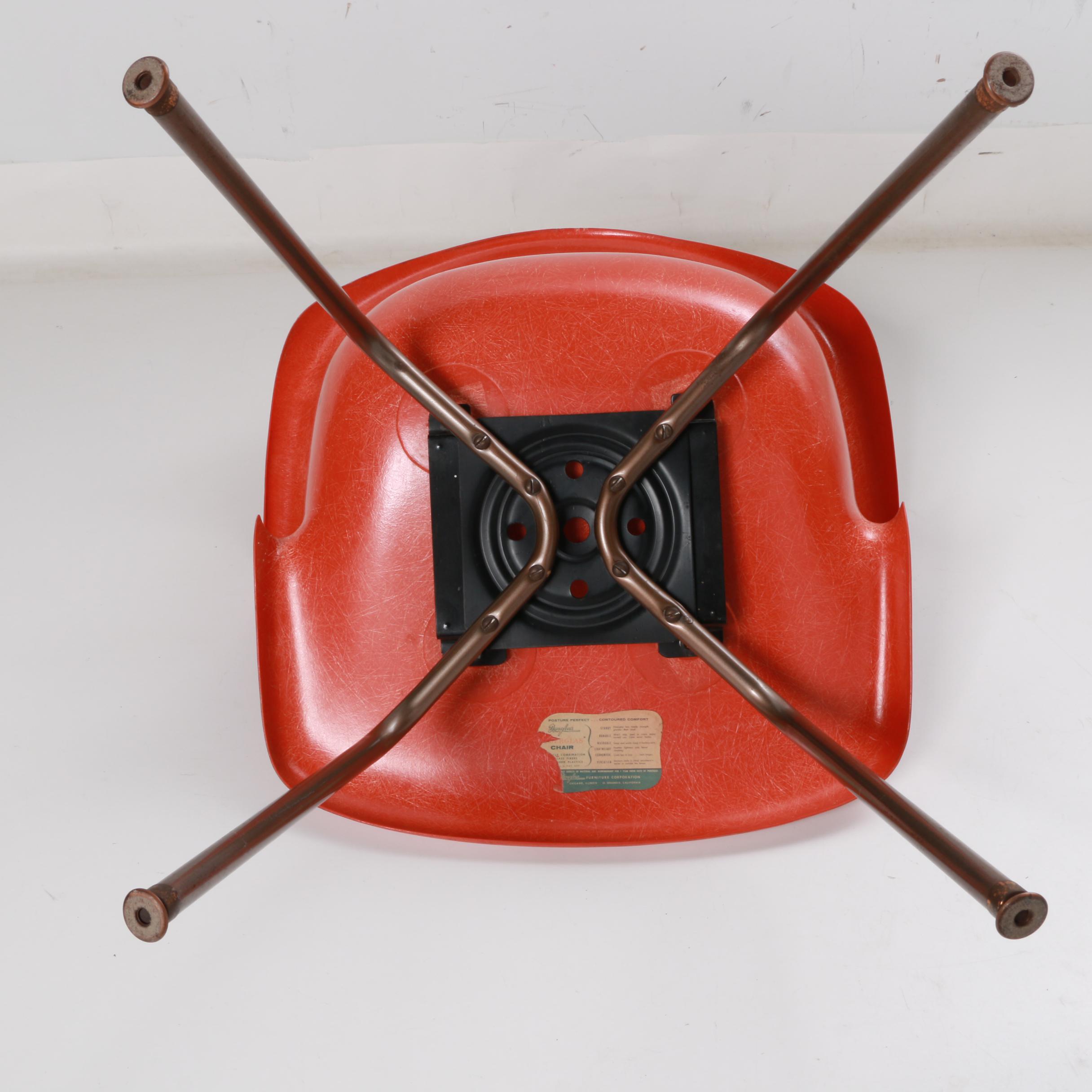 Vintage Mid Century Modern Fiberglass Chair by Douglas Furniture Corporation