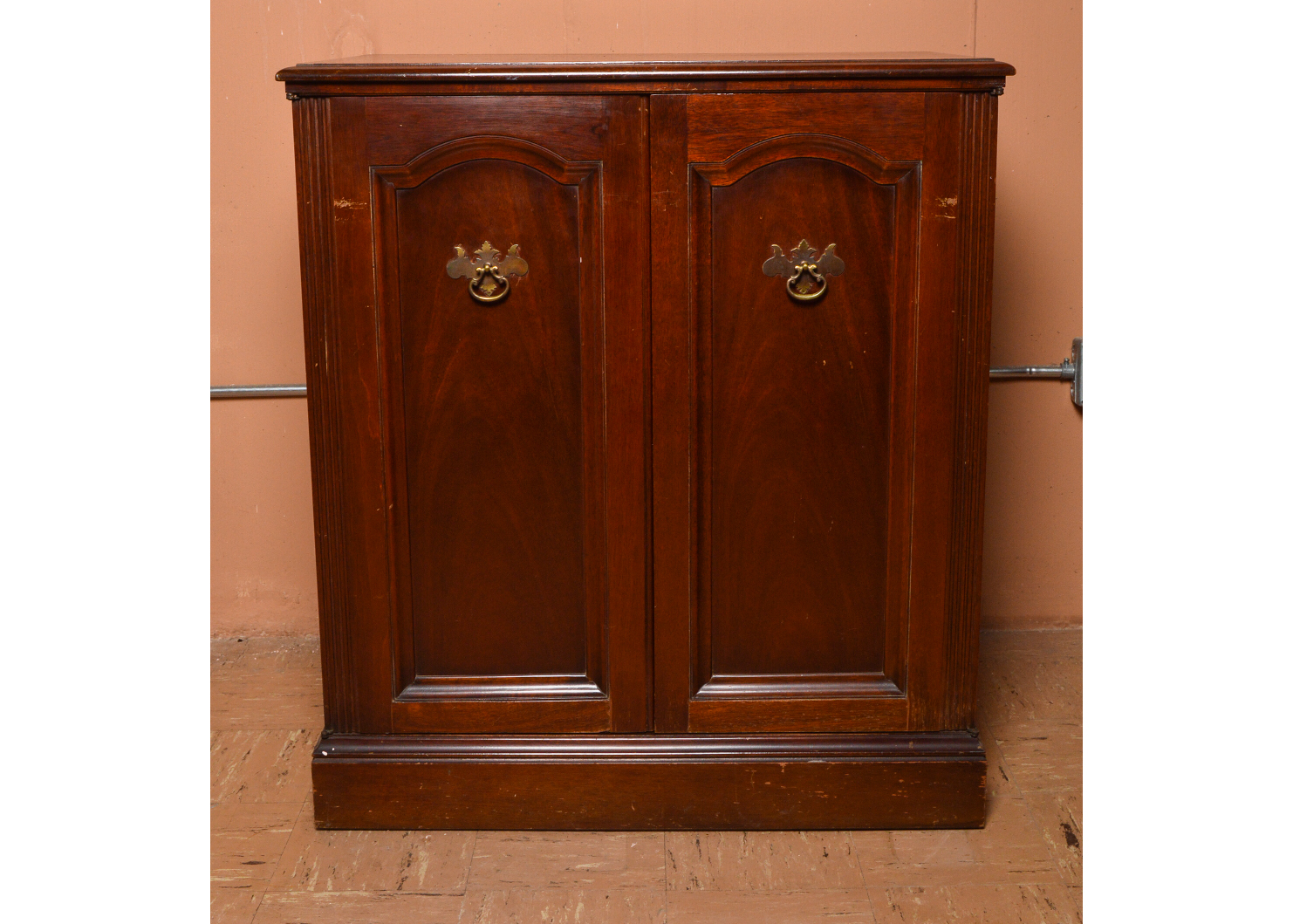 Vintage Magnavox Stereo Cabinet