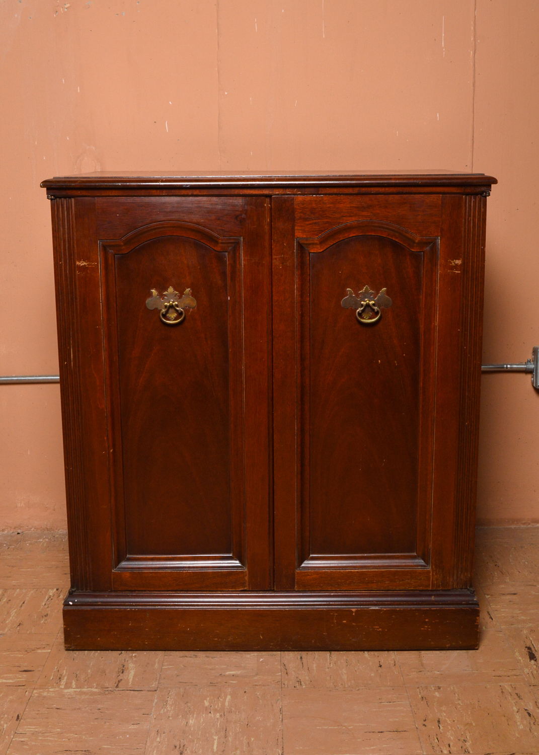 Vintage Magnavox Stereo Cabinet