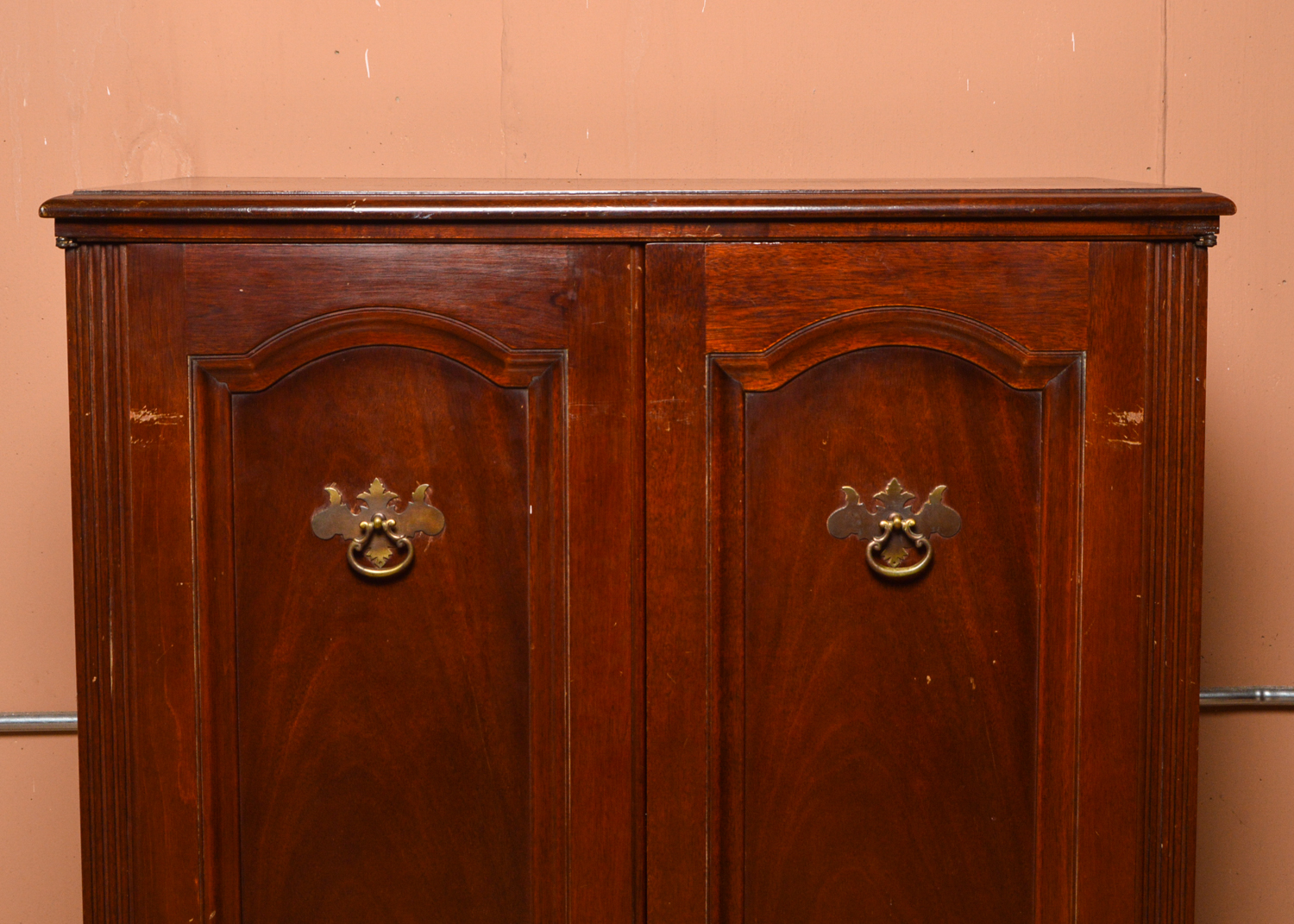 Vintage Magnavox Stereo Cabinet