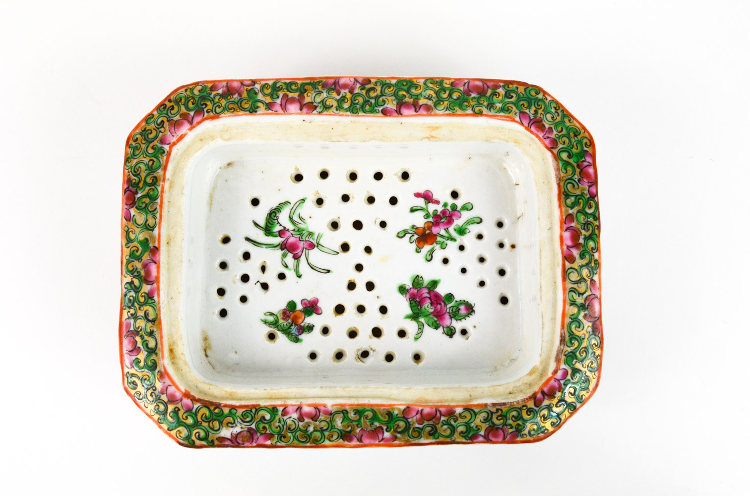 Chinese Rose Medallion Ceramic Soap Dish