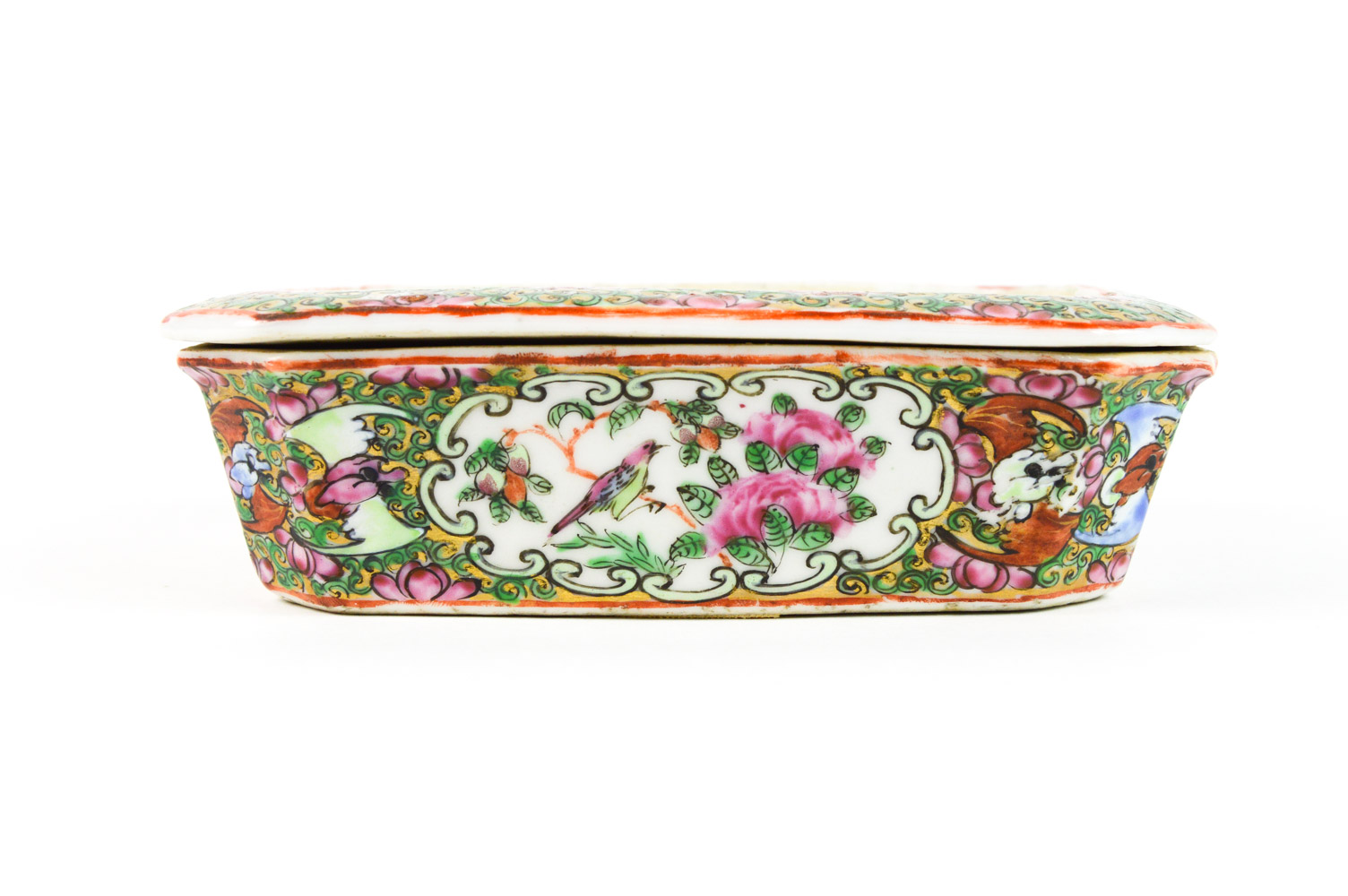 Chinese Rose Medallion Ceramic Soap Dish