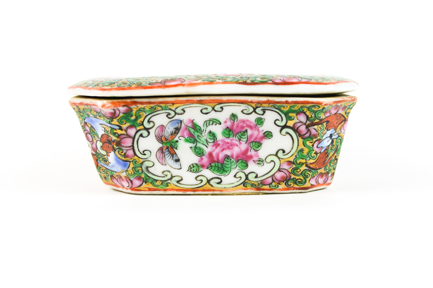 Chinese Rose Medallion Ceramic Soap Dish