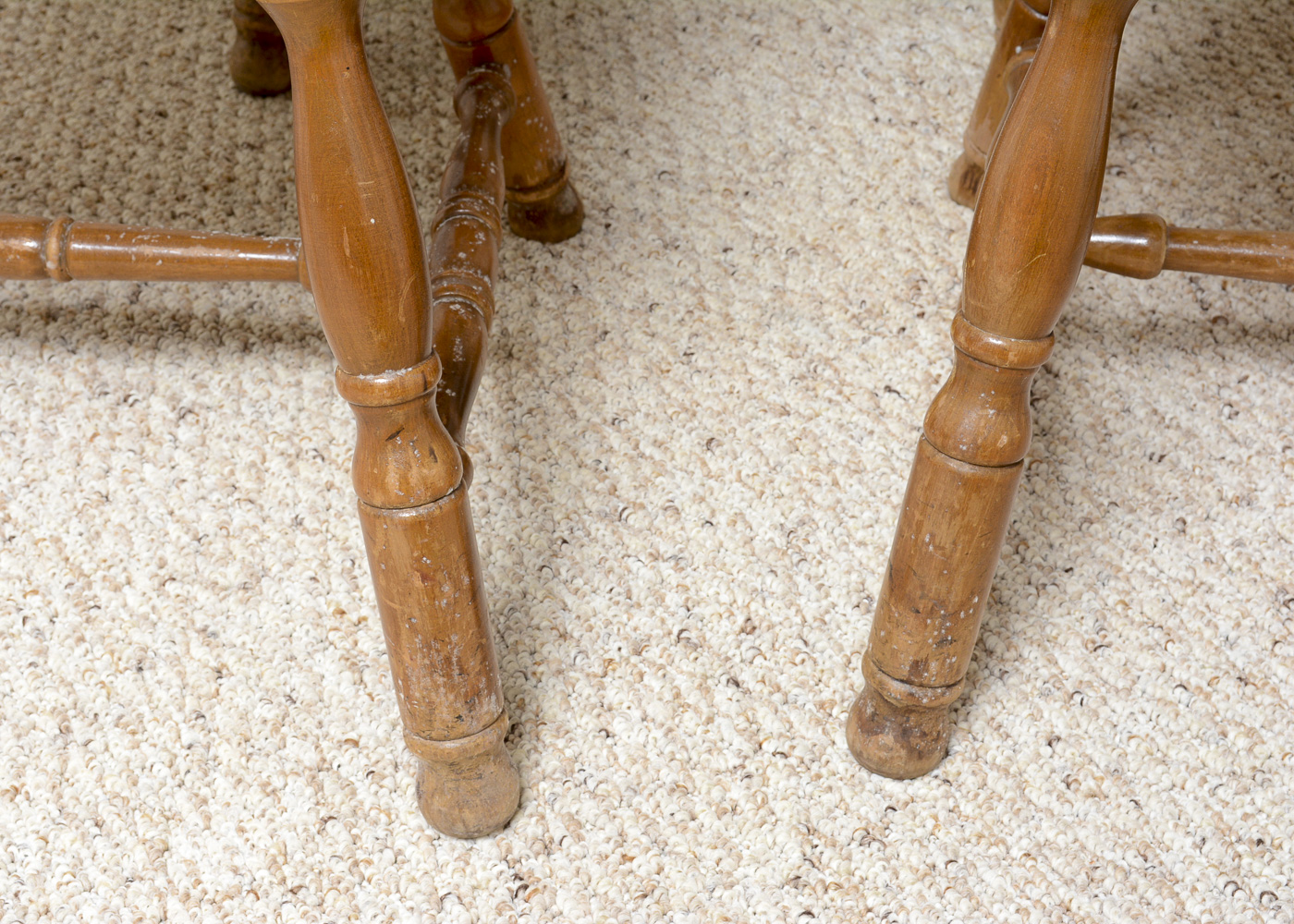 Windsor Style Lowback Captains Chairs