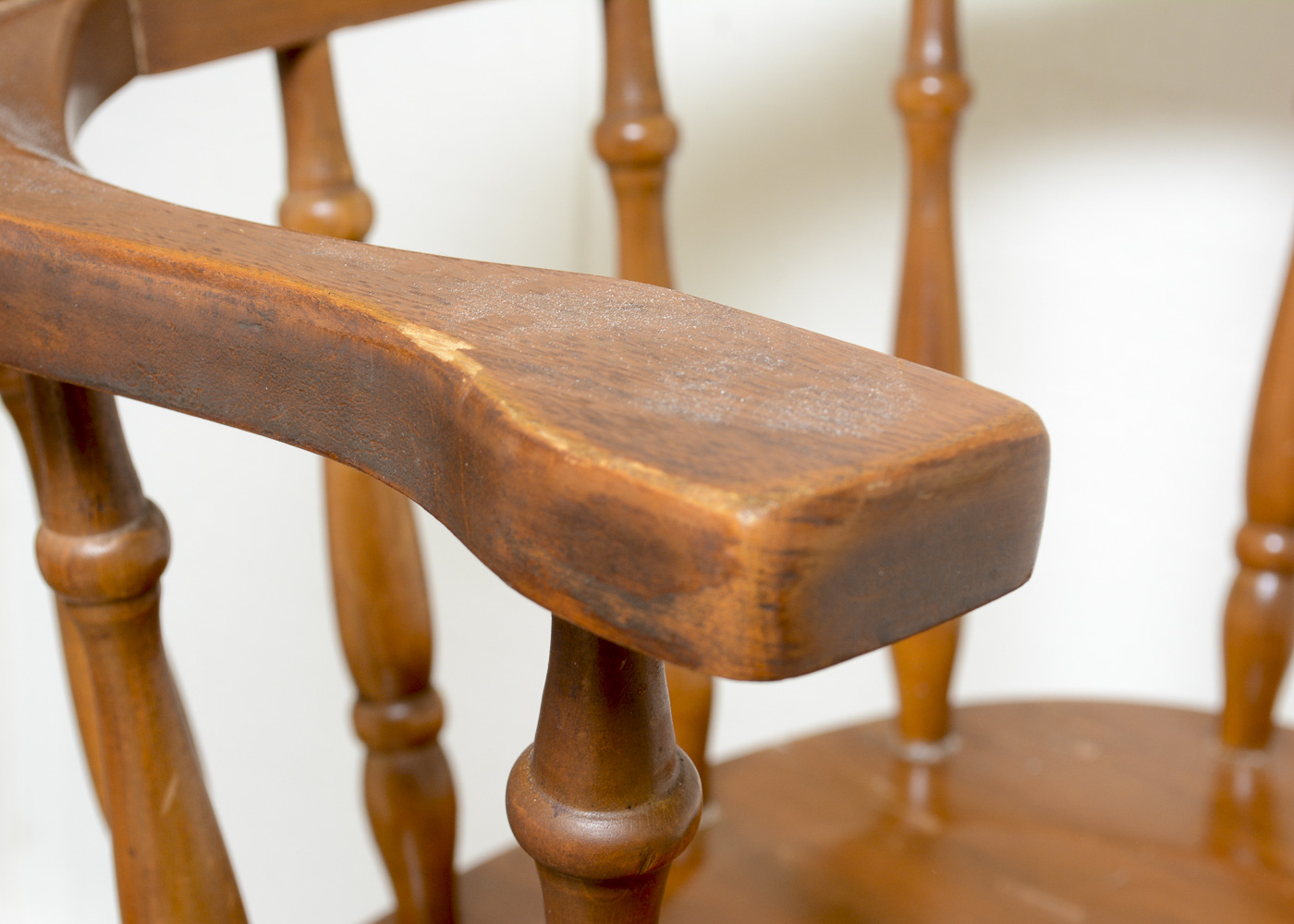 Windsor Style Lowback Captains Chairs