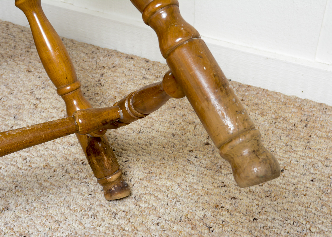 Windsor Style Lowback Captains Chairs