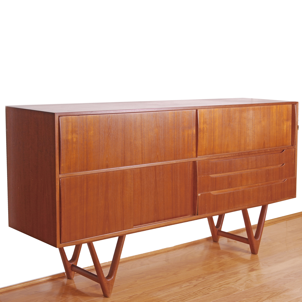 Danish Modern Teak Buffet from Asbjorn-Mobler