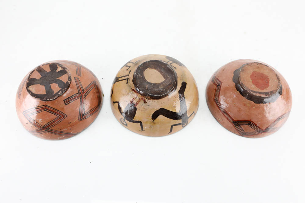 Handmade Mucawa Bowls and Figurines from Upper Ecuadorian Amazon Basin