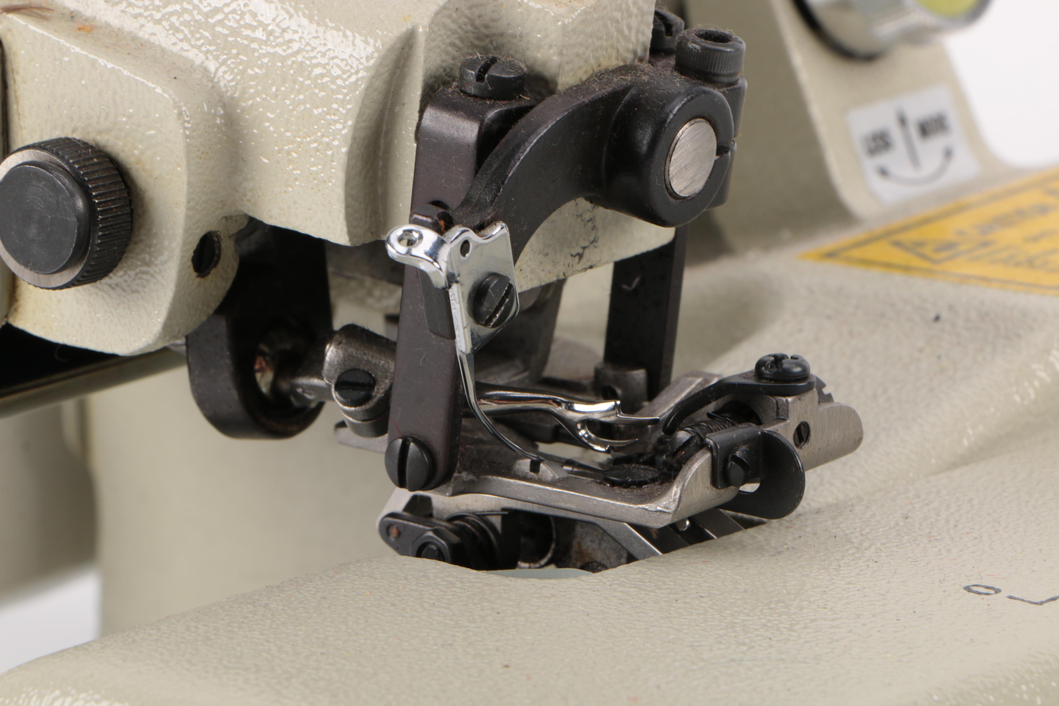 Liebersew Sewing Desk Model Blind Stitch Machine