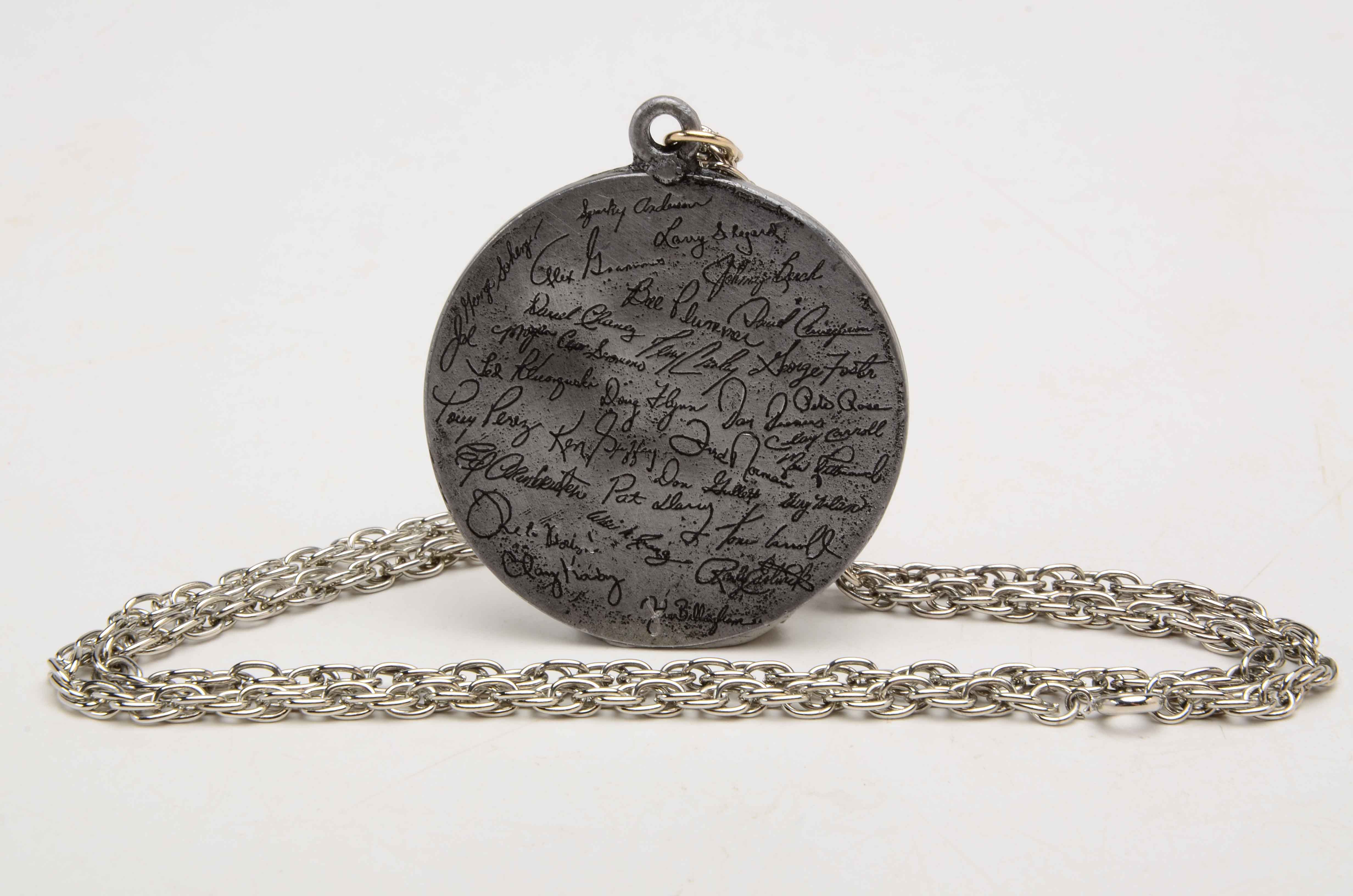 Hall Of Fame Reds Catcher Johnny Bench Signed Baseball and More