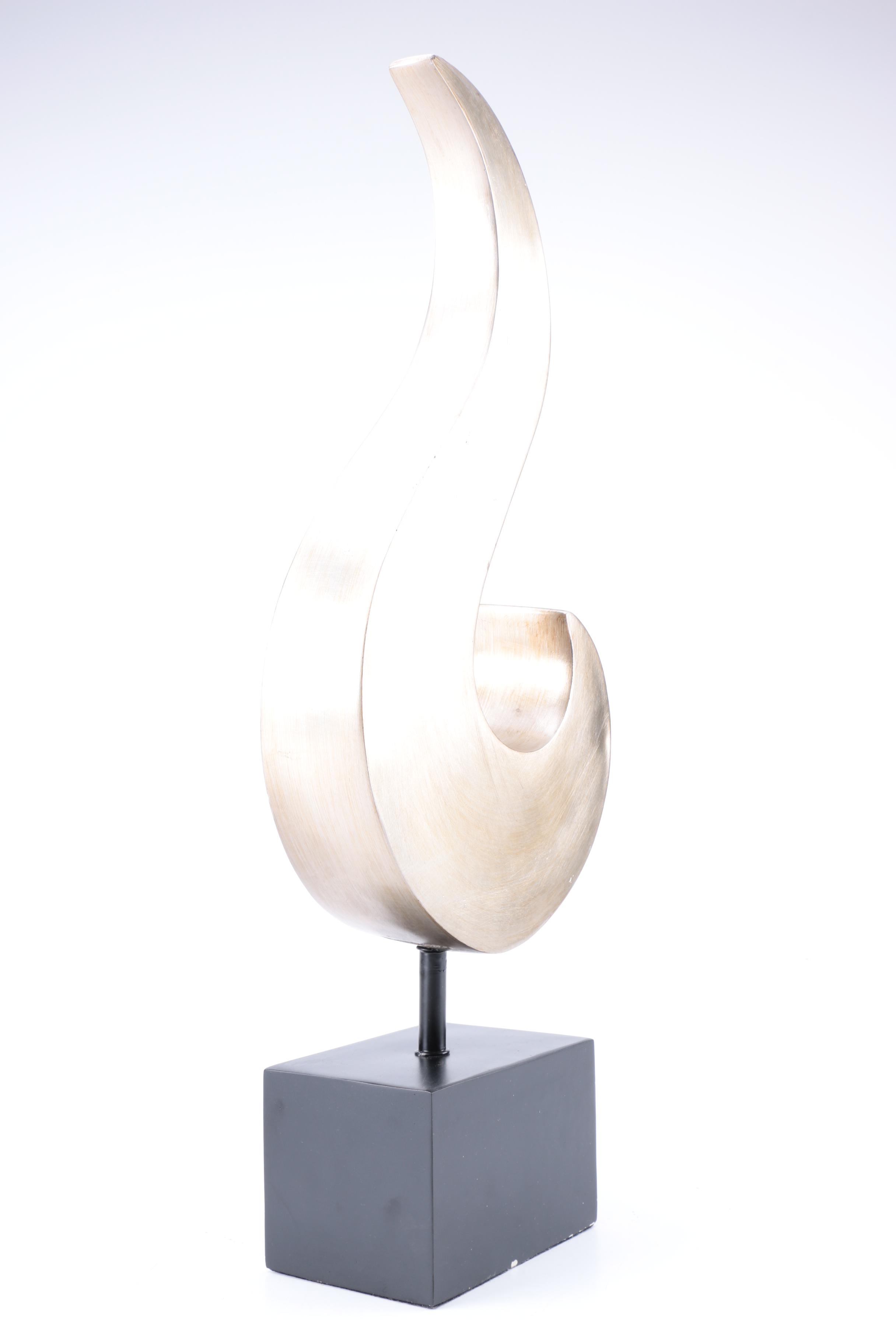 Assortment of Home Decor Pieces