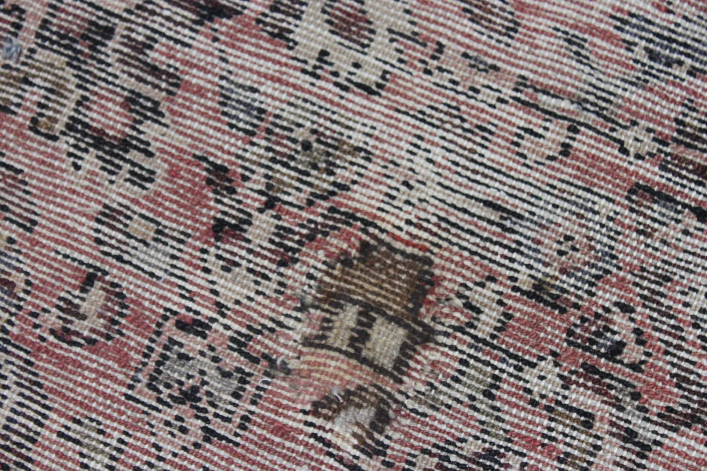 Hand-Knotted Persian Lilihan Area Rug