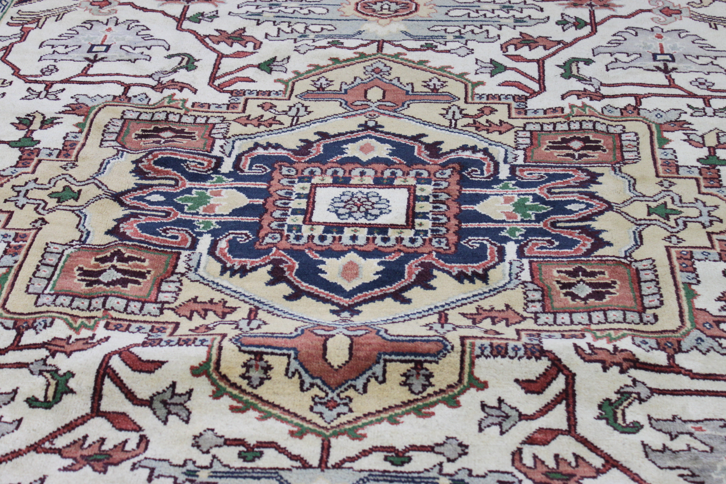Hand-Knotted Indo-Persian Bakhshayesh Heriz Area Rug
