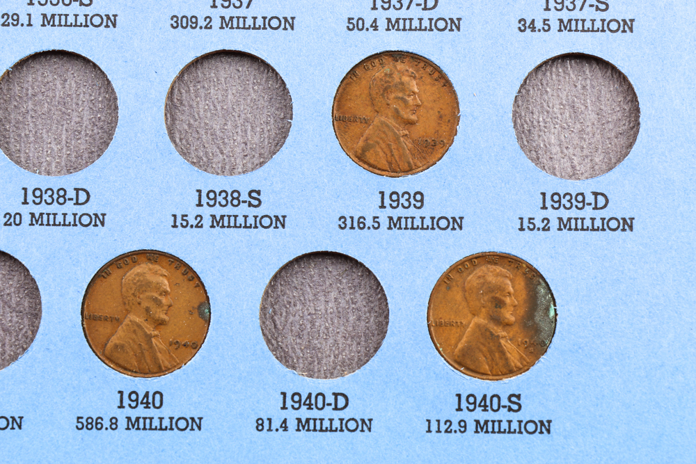 Two Whitman Binders of Lincoln Cents