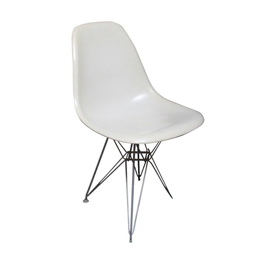 Vintage Mid Century Modern Fiberglass Side Chair by Charles & Ray Eames