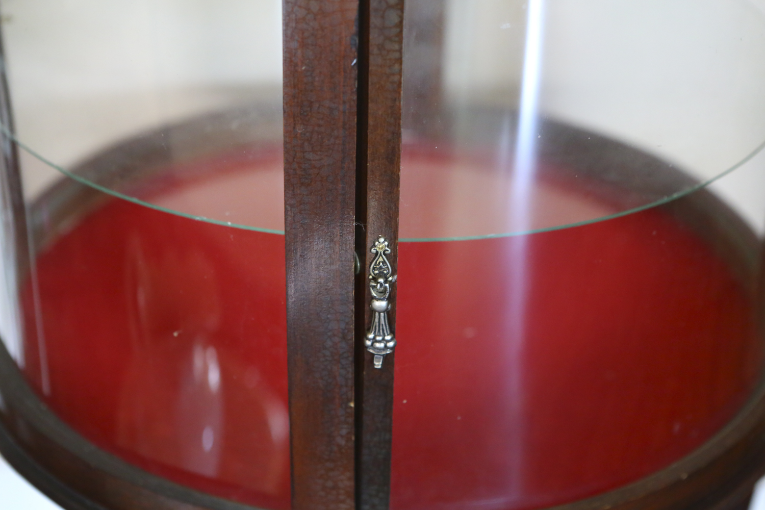 Queen Anne Style Curio Drum Table