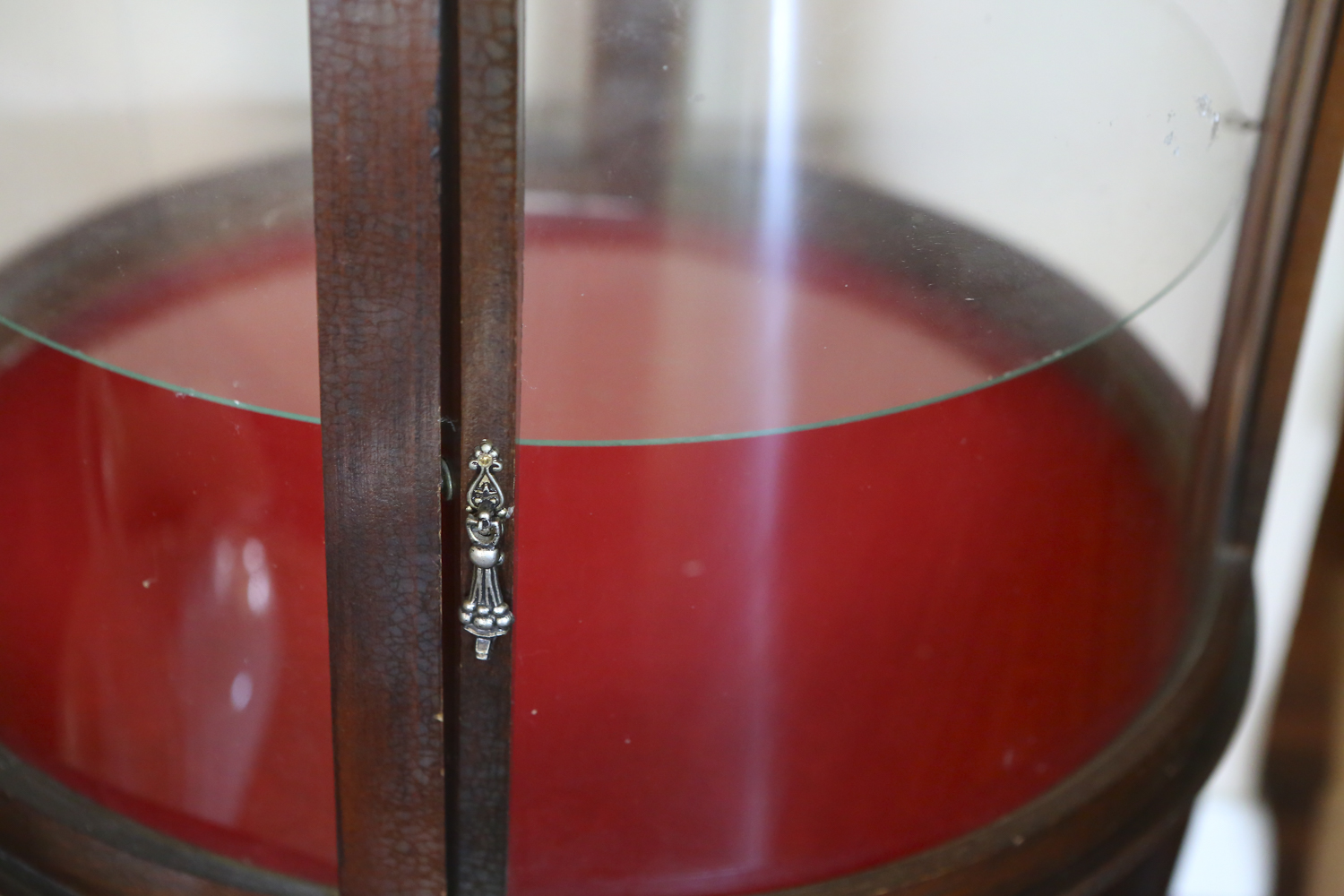 Queen Anne Style Curio Drum Table