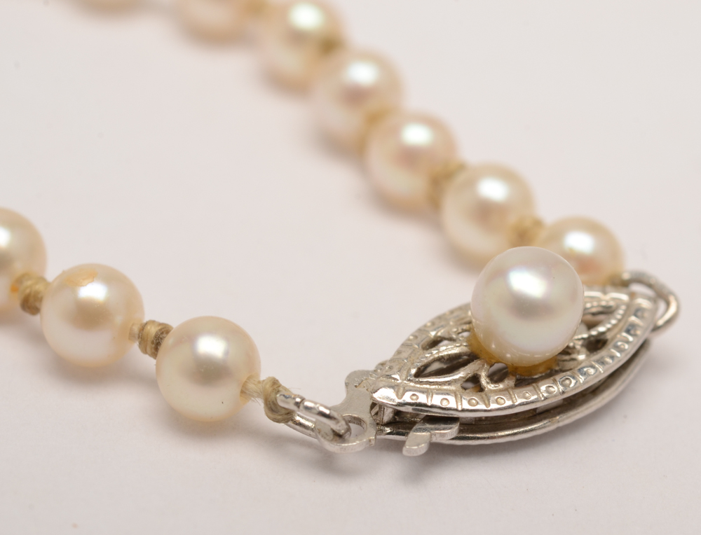 Cultured Pearl Necklace with 14K White Gold Clasp