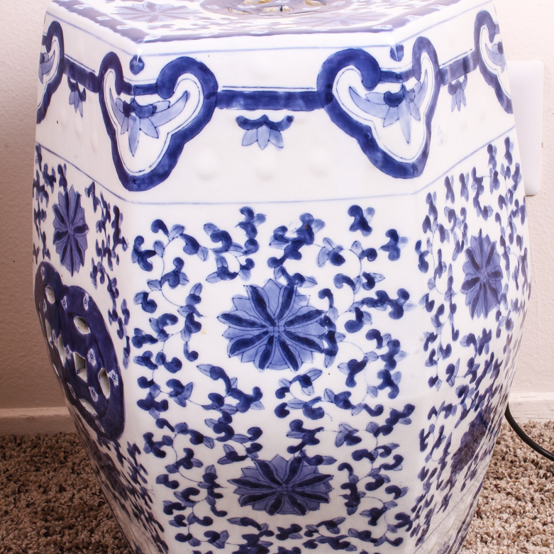 Vintage Porcelain Blue and White Stand