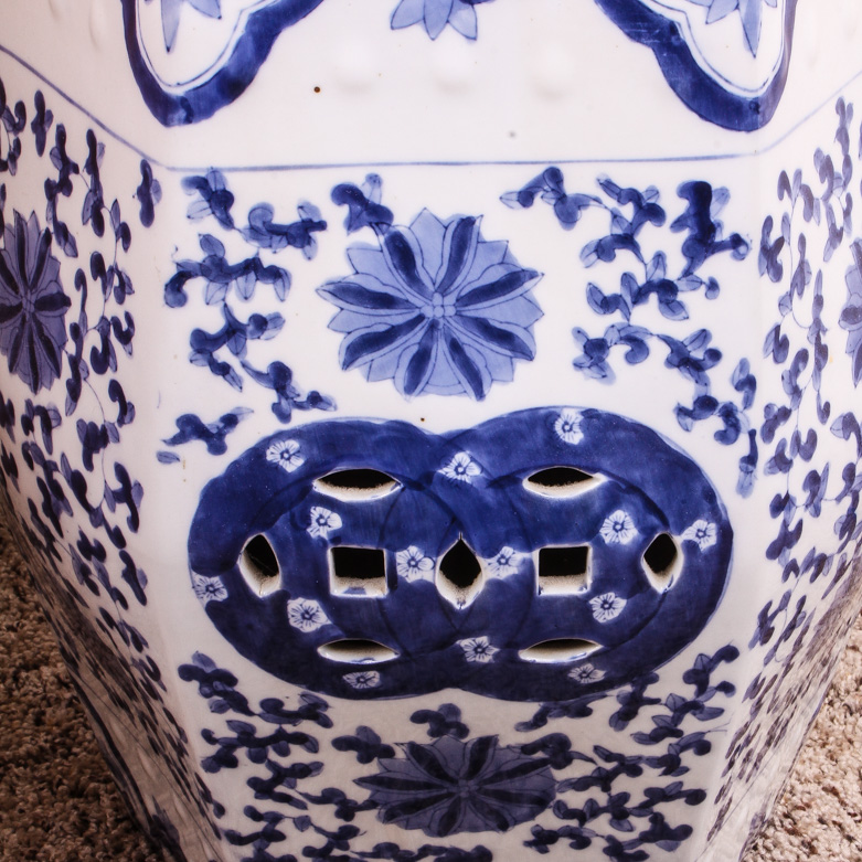 Vintage Porcelain Blue and White Stand