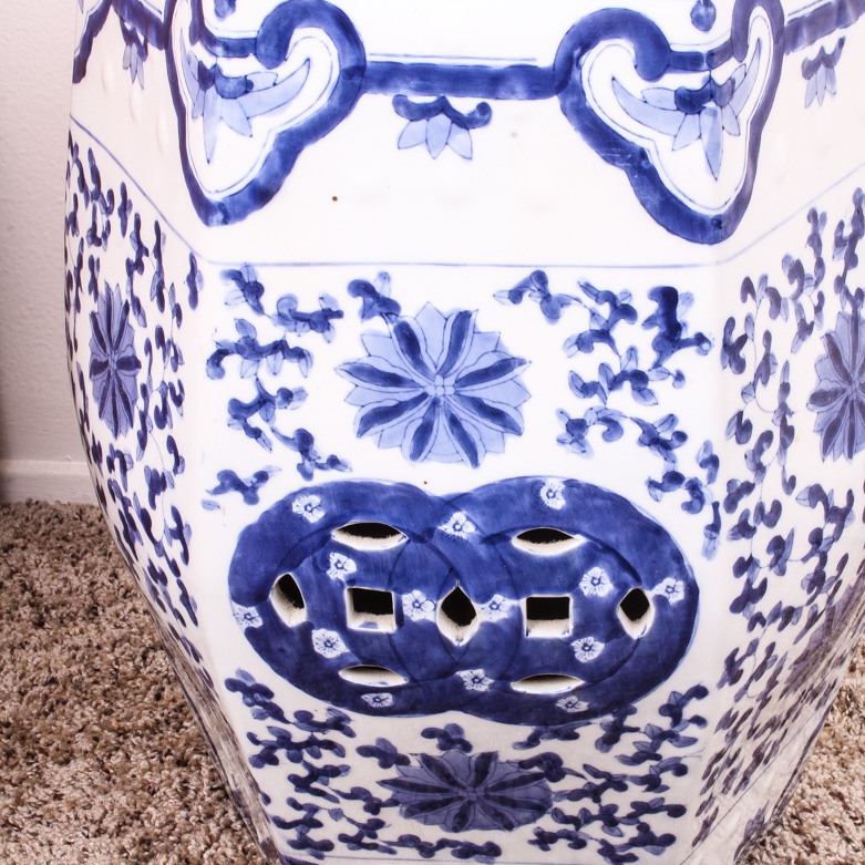 Vintage Porcelain Blue and White Stand