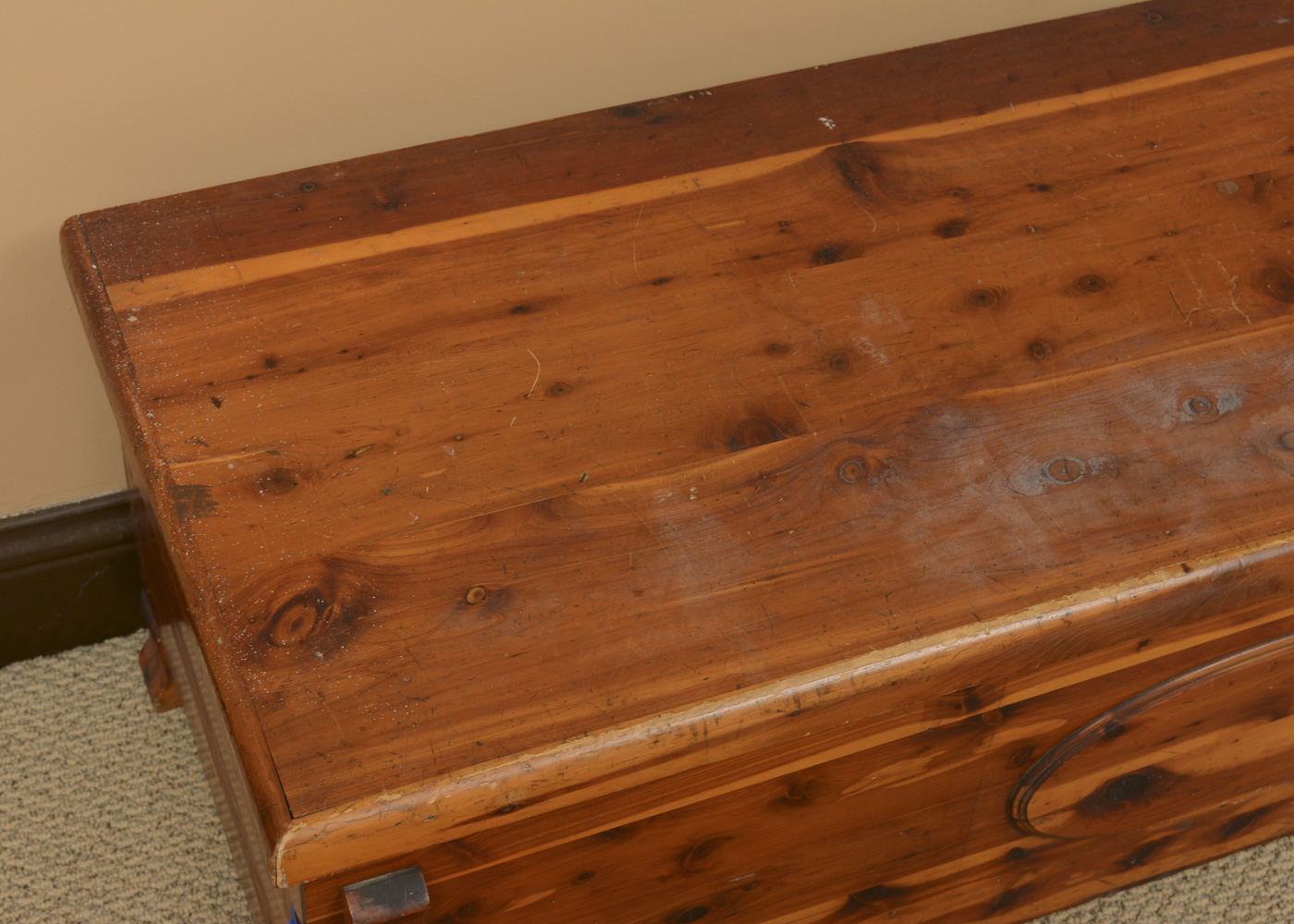Vintage Lane Cedar Chest