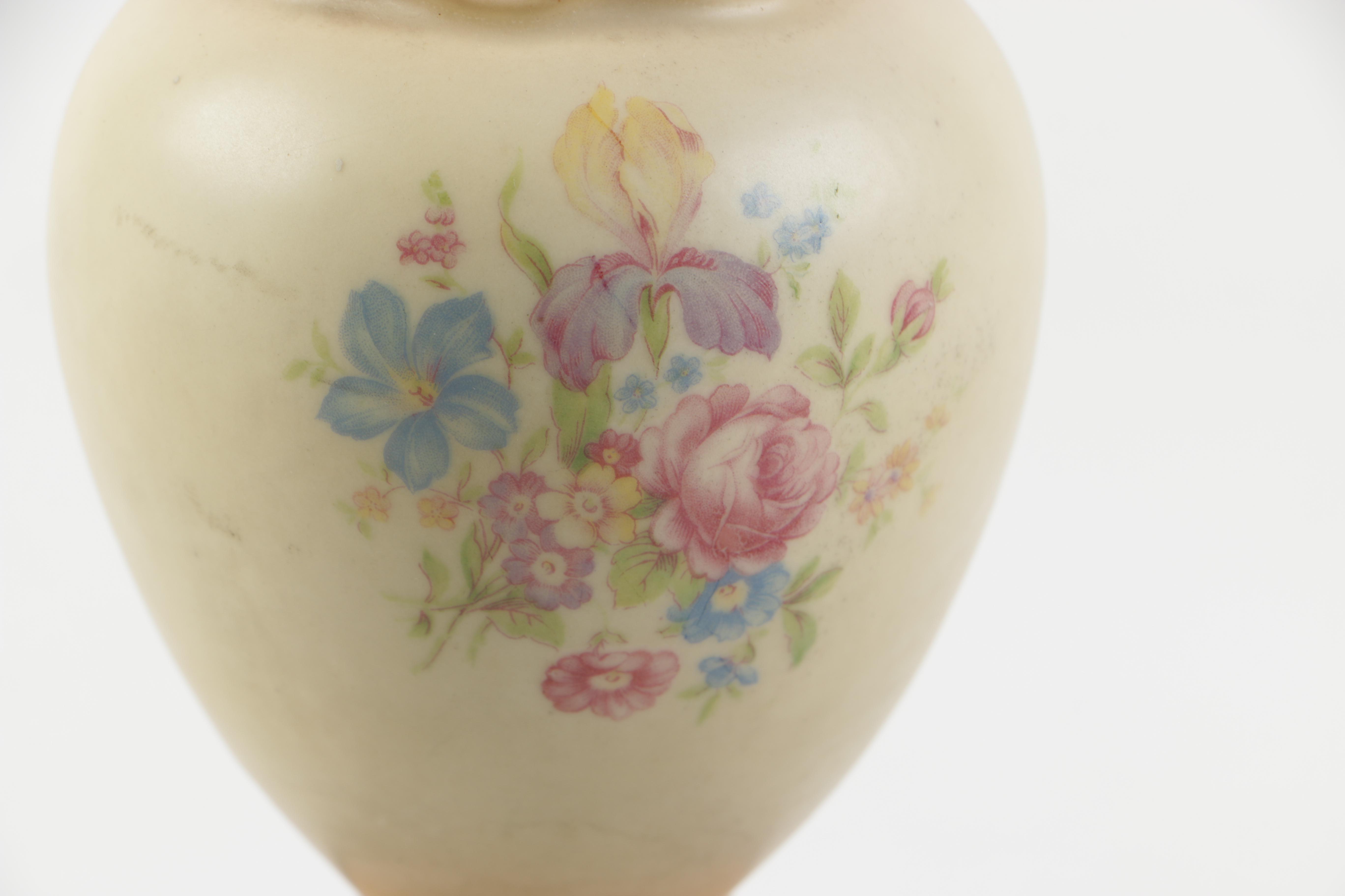 Vintage Ceramic and Metal Floral Table Lamp