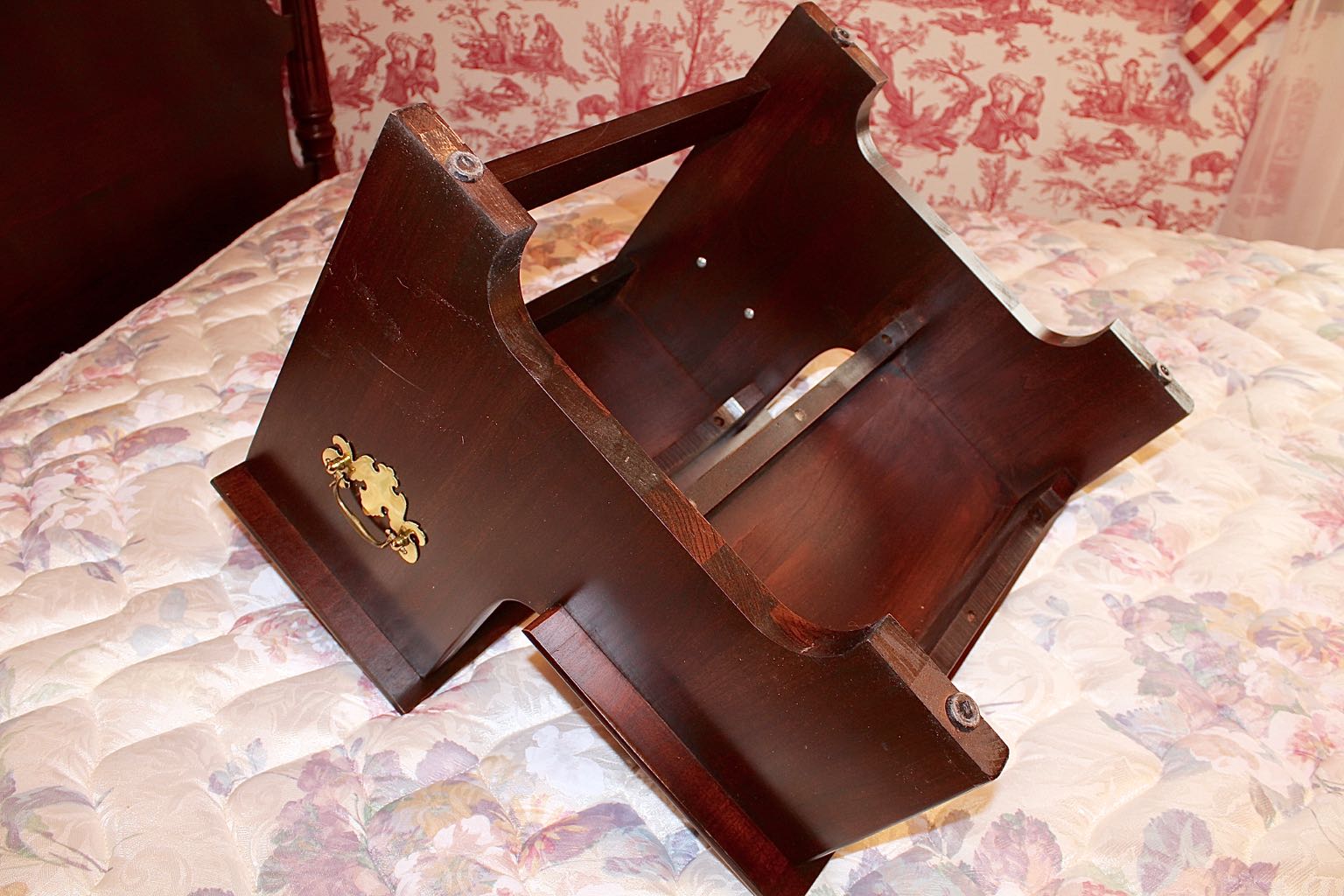 Queen Four Pineapple Poster Bed in Vintage Style