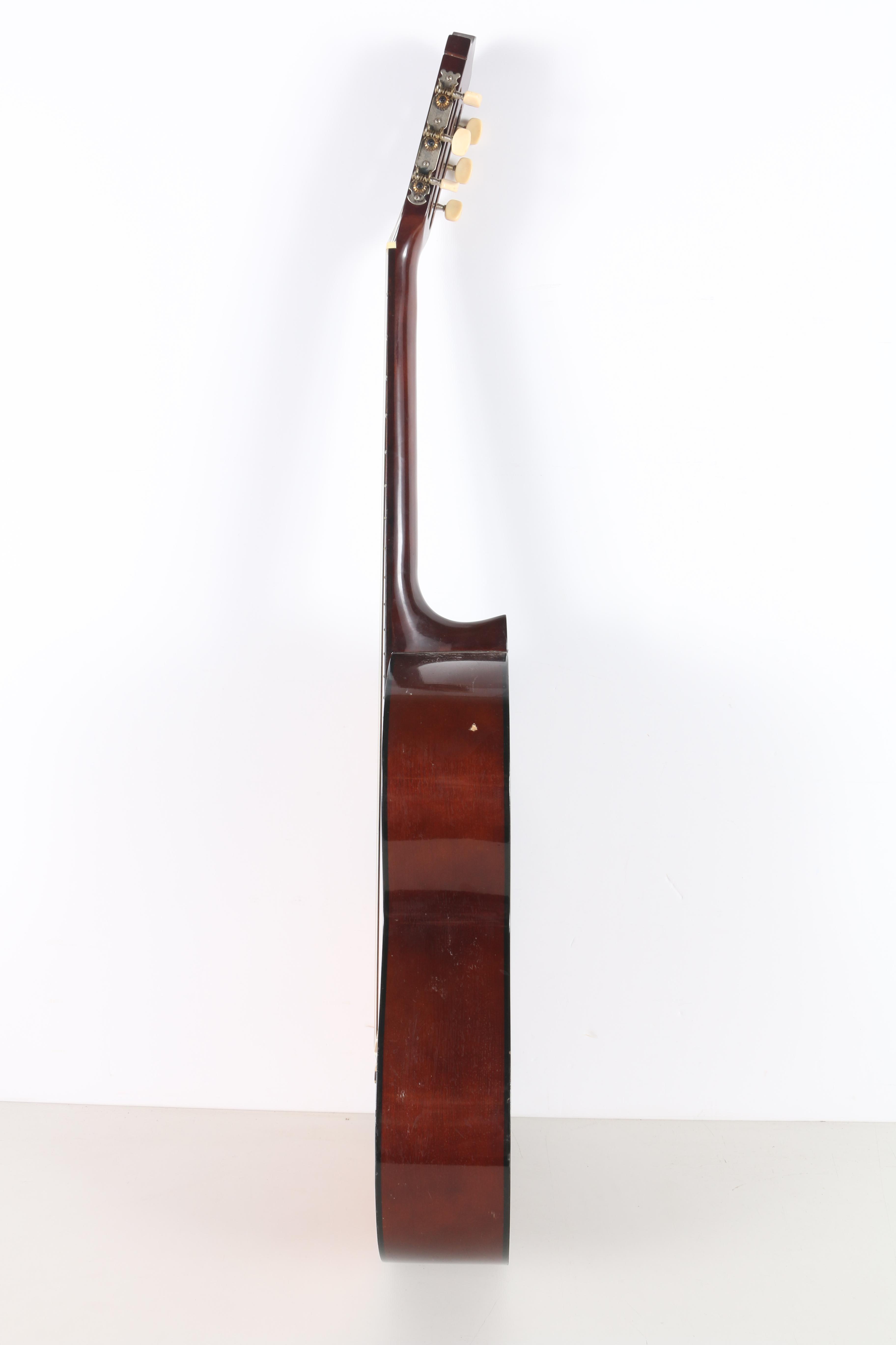 Yamaha C-40 Classical Style Acoustic Guitar