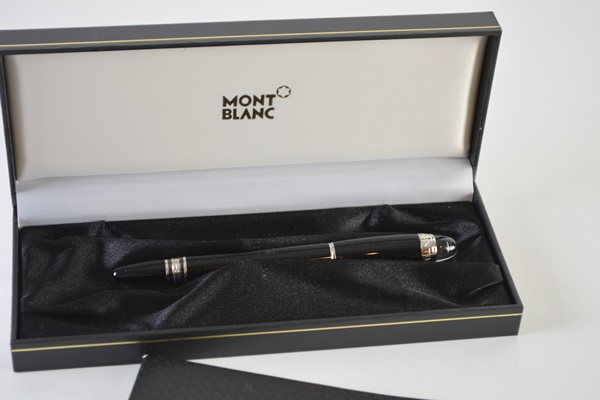 Mont Blanc "StarWalker" 14K White Gold Resin Fountain Pen