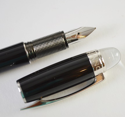 Mont Blanc "StarWalker" 14K White Gold Resin Fountain Pen