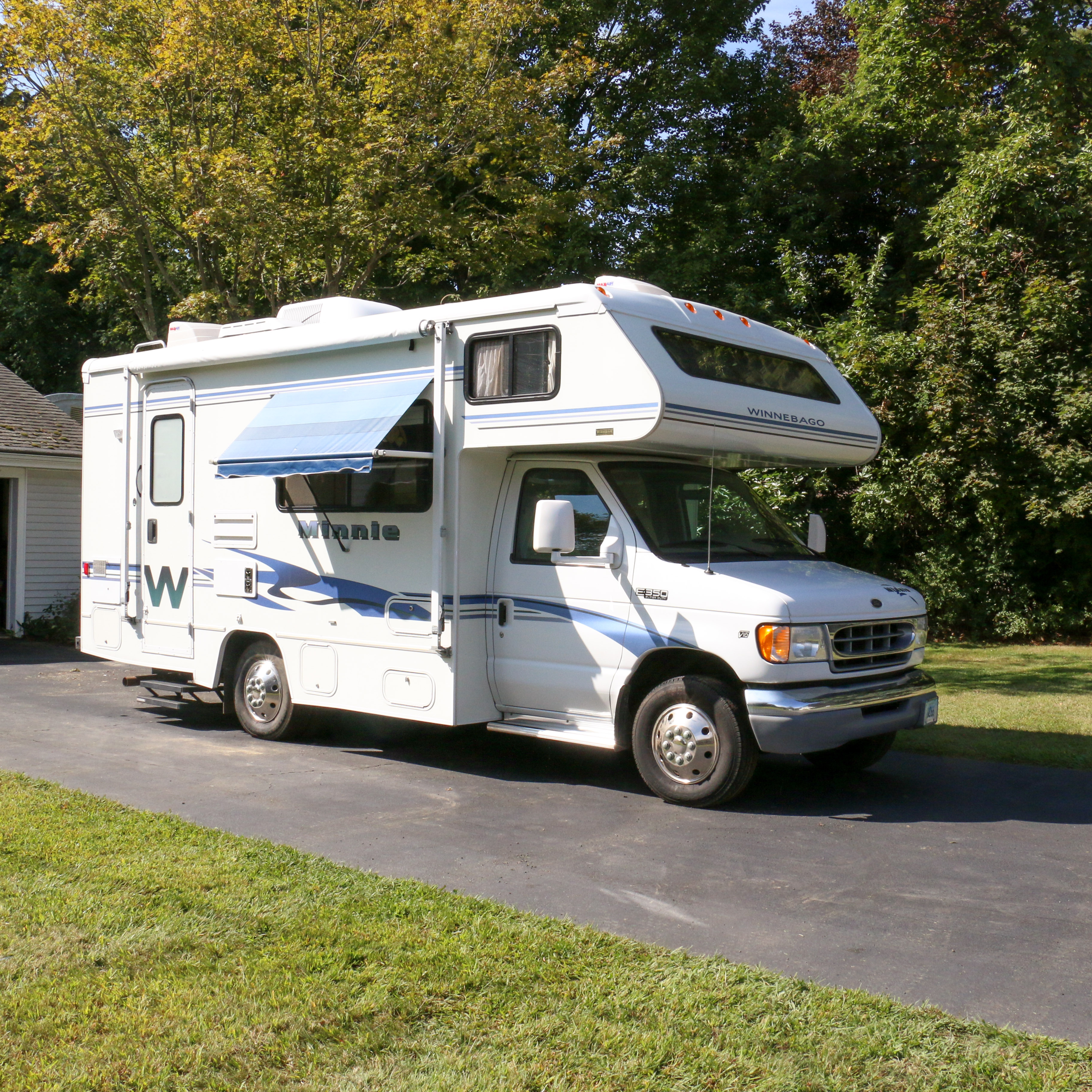2002 Winnebago Minnie Winnie Ford E350 RV