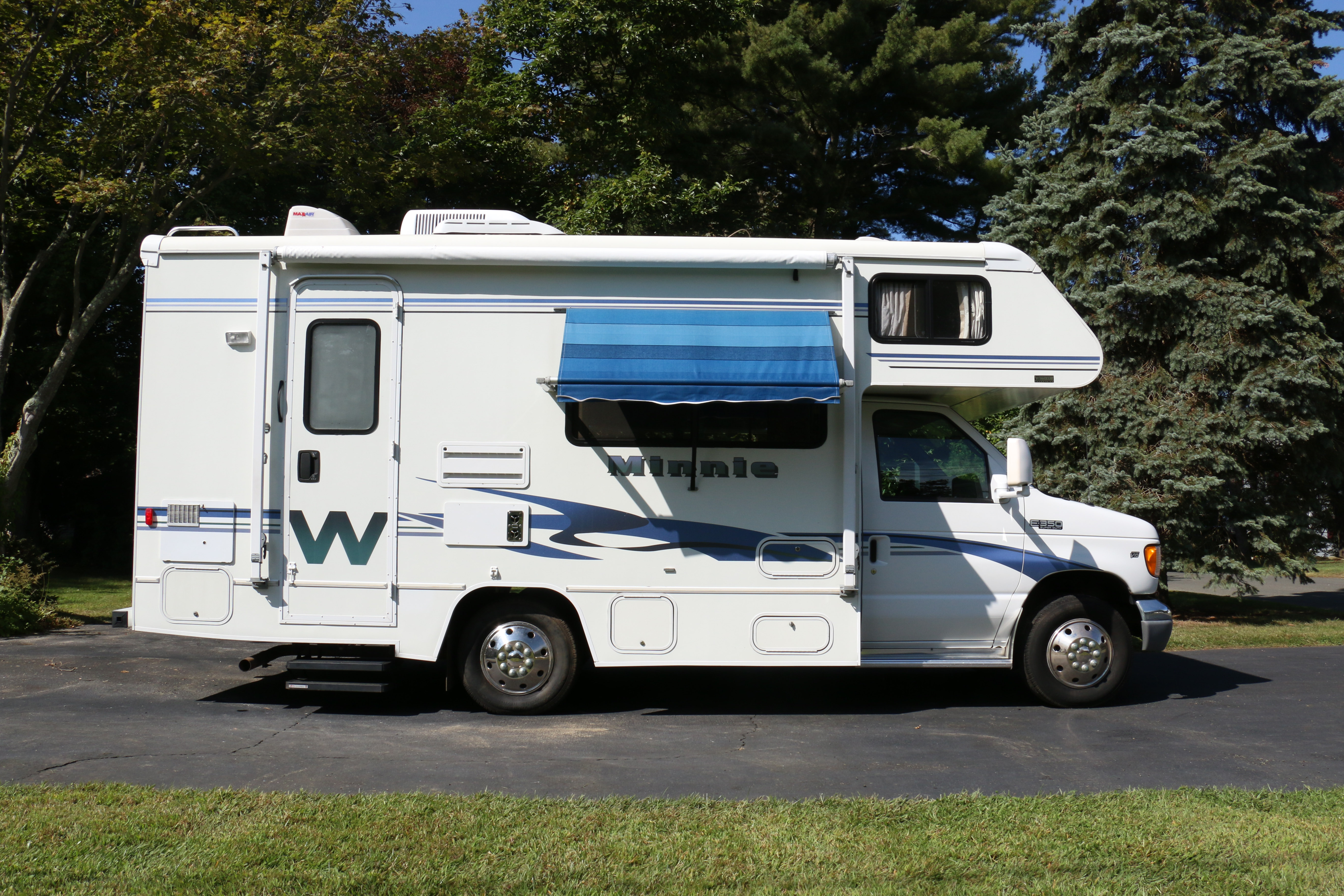 2002 Winnebago Minnie Winnie Ford E350 RV