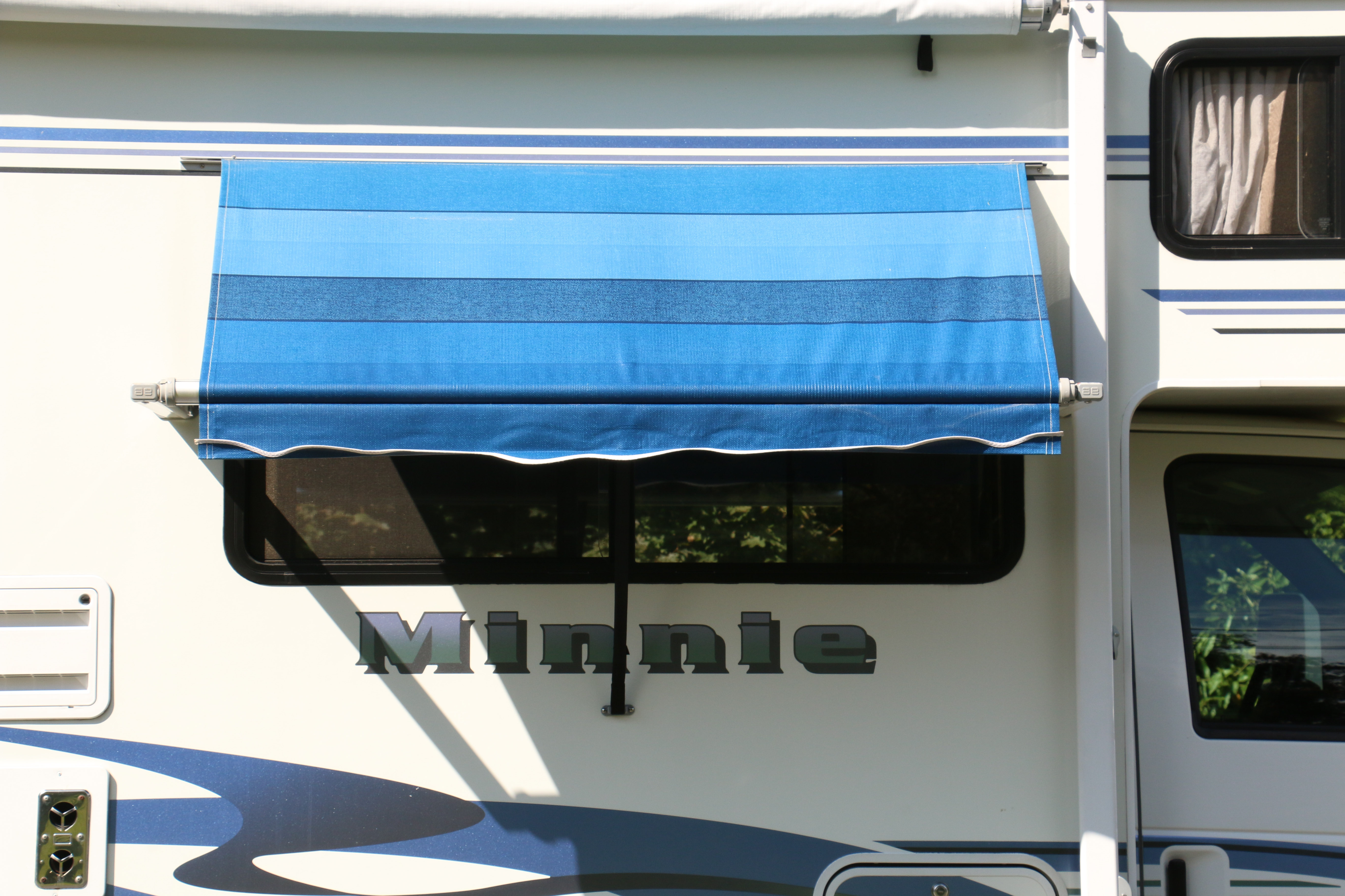 2002 Winnebago Minnie Winnie Ford E350 RV