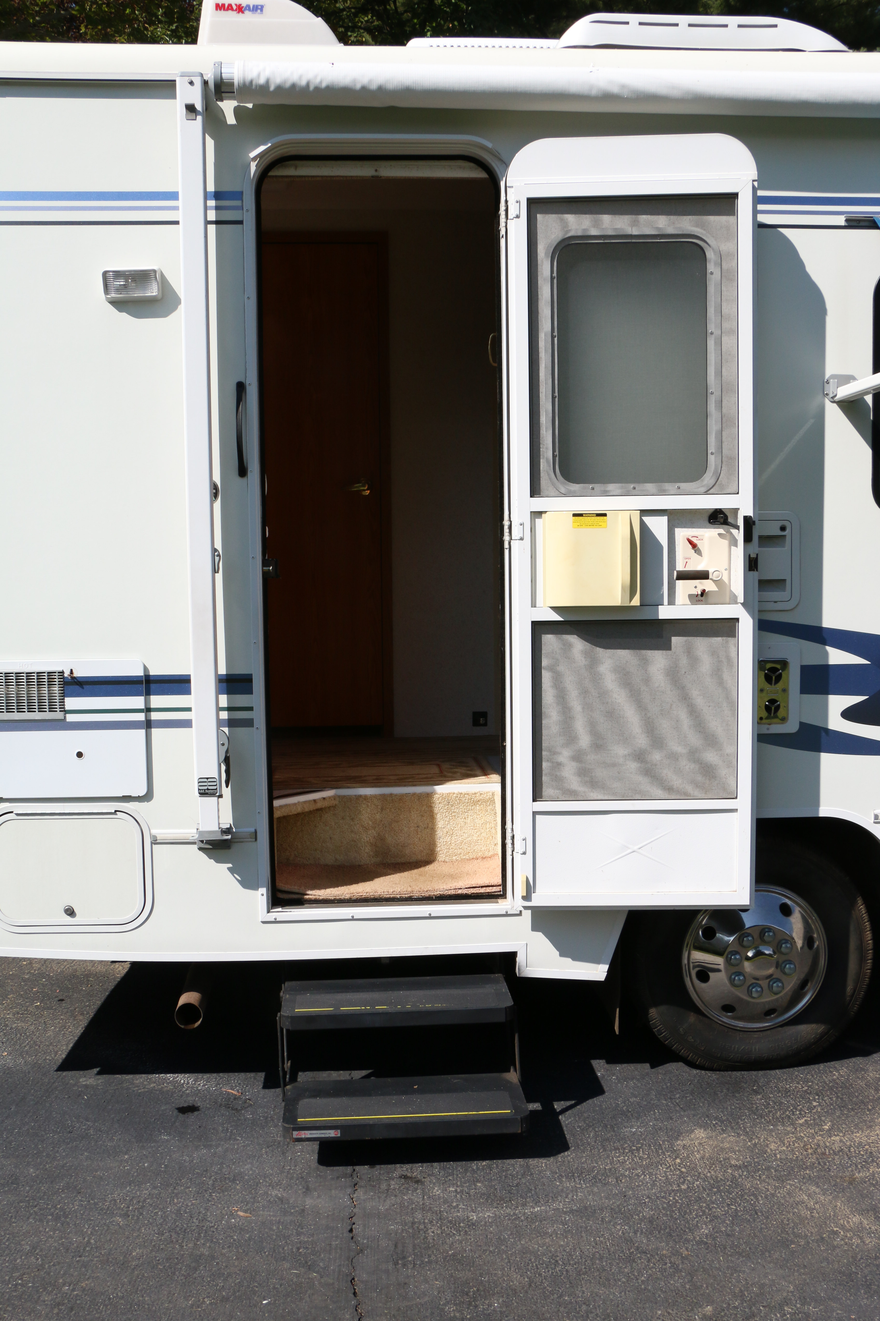 2002 Winnebago Minnie Winnie Ford E350 RV