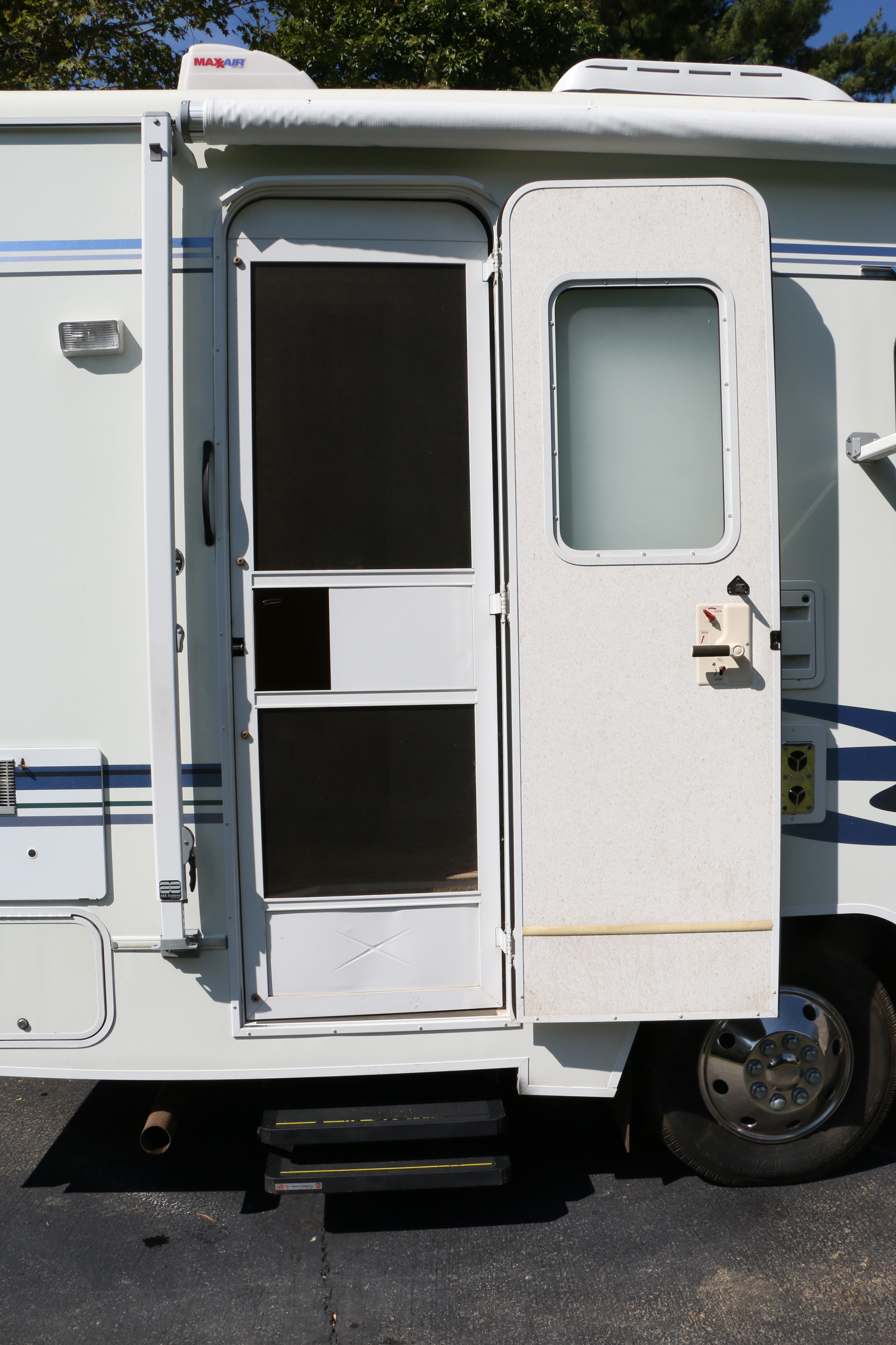 2002 Winnebago Minnie Winnie Ford E350 RV