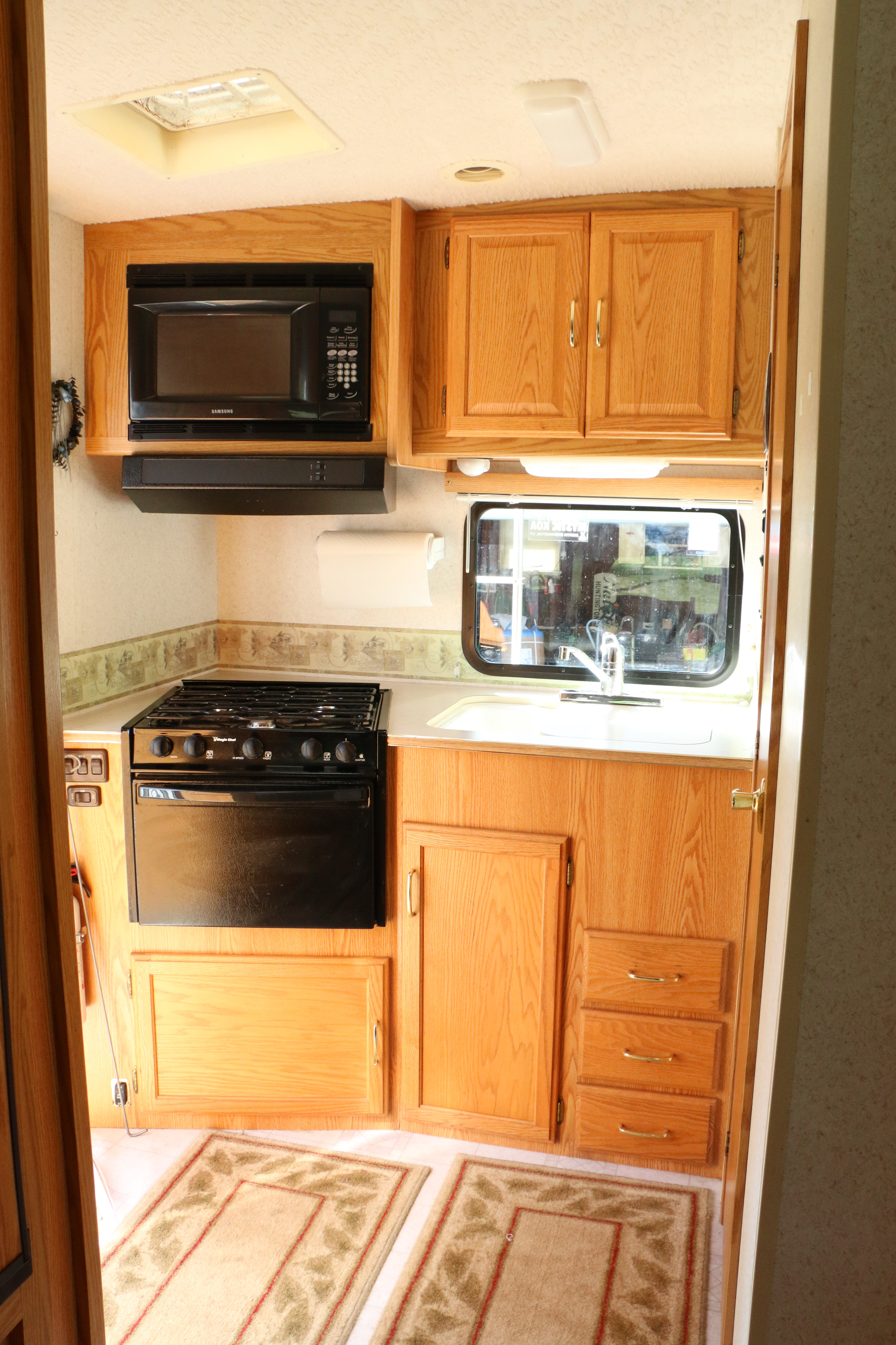 2002 Winnebago Minnie Winnie Ford E350 RV