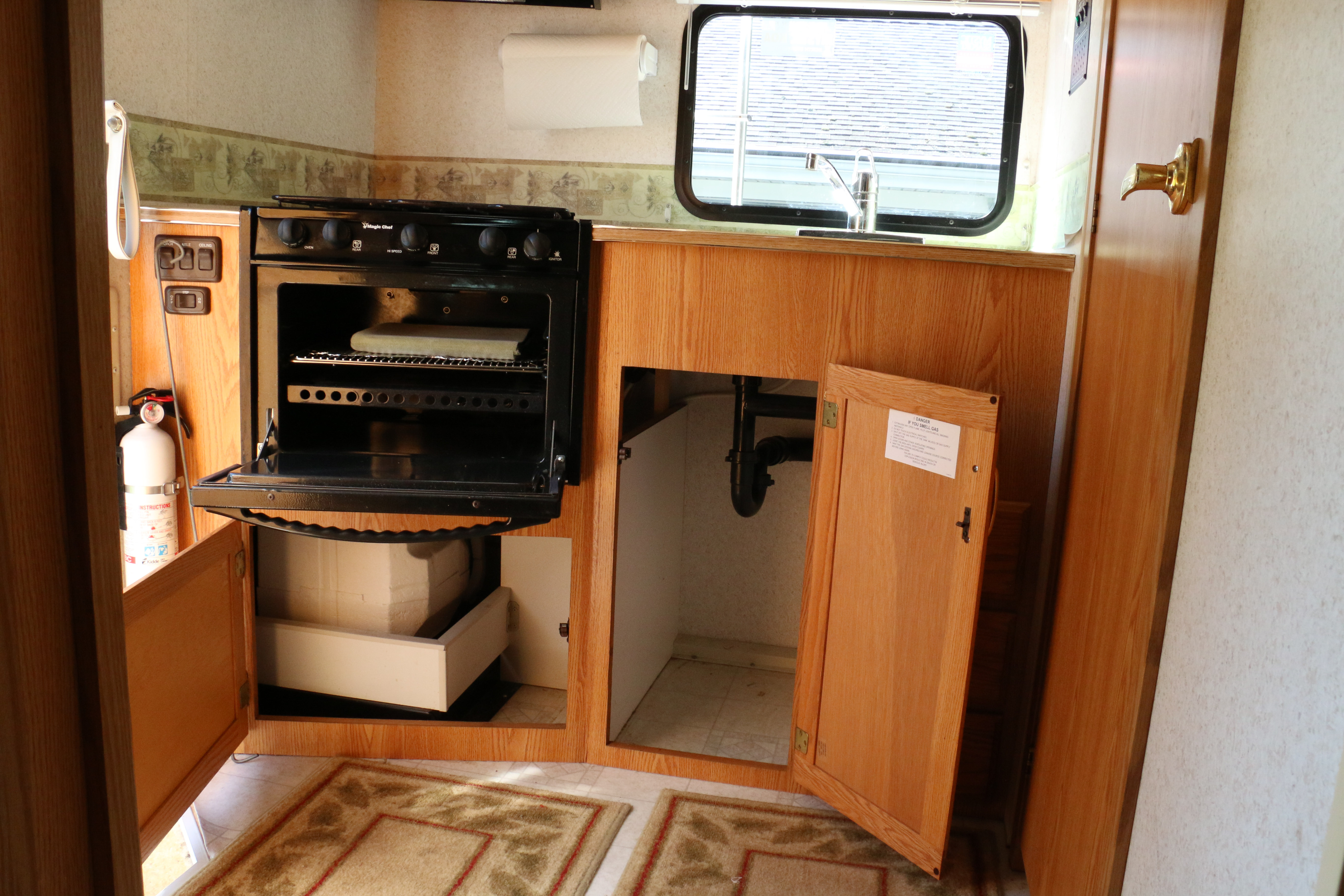 2002 Winnebago Minnie Winnie Ford E350 RV