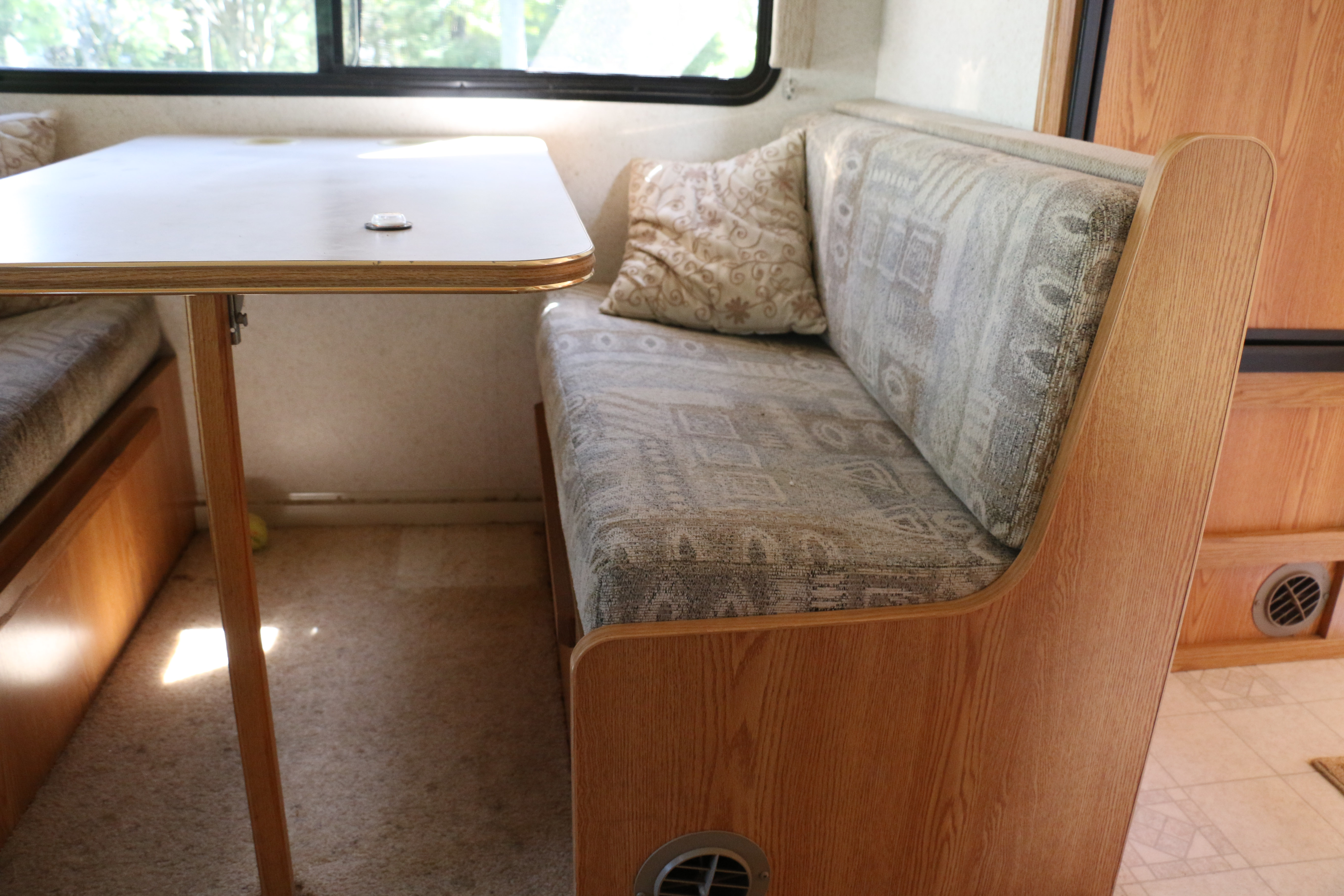 2002 Winnebago Minnie Winnie Ford E350 RV