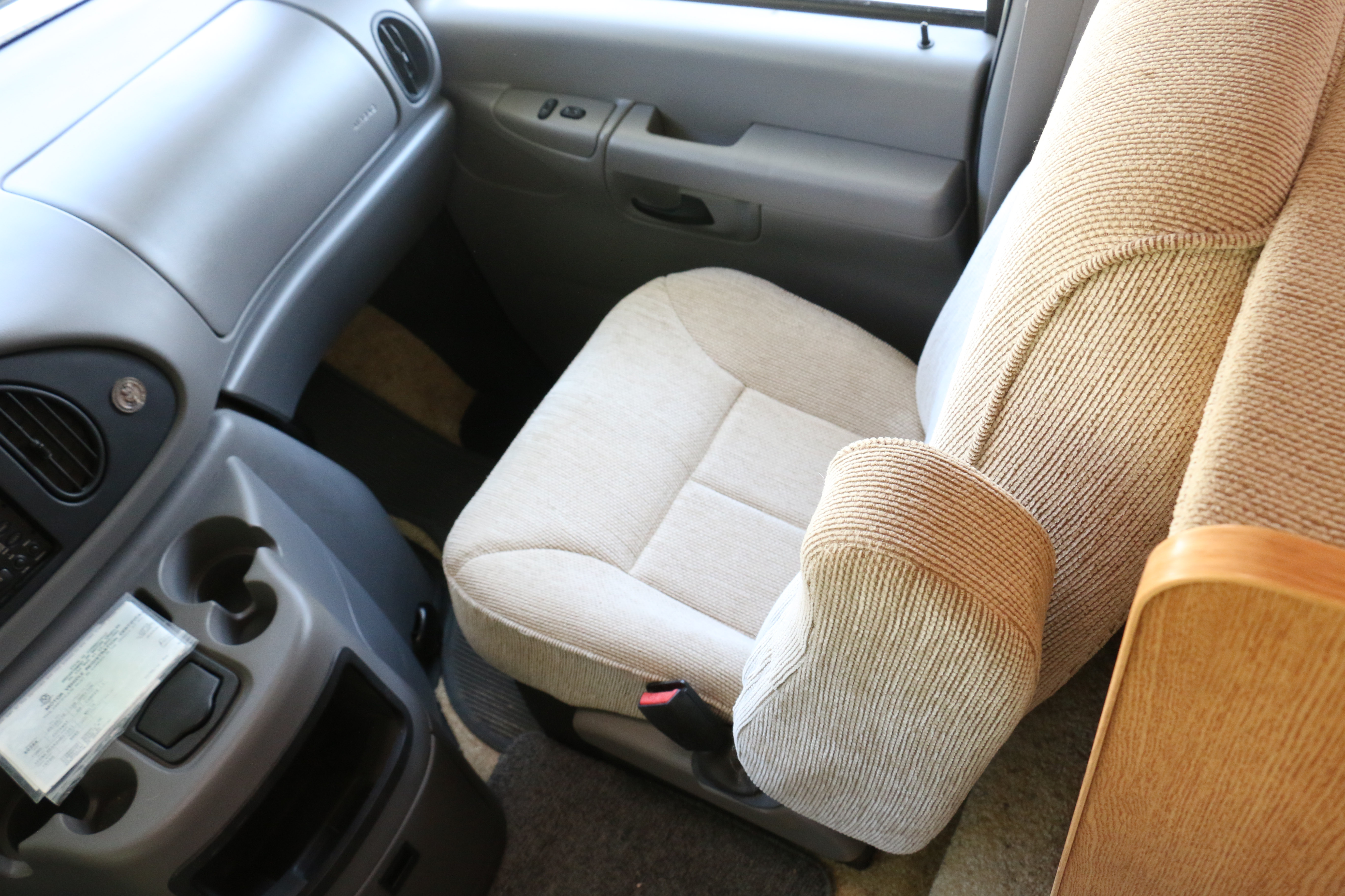 2002 Winnebago Minnie Winnie Ford E350 RV