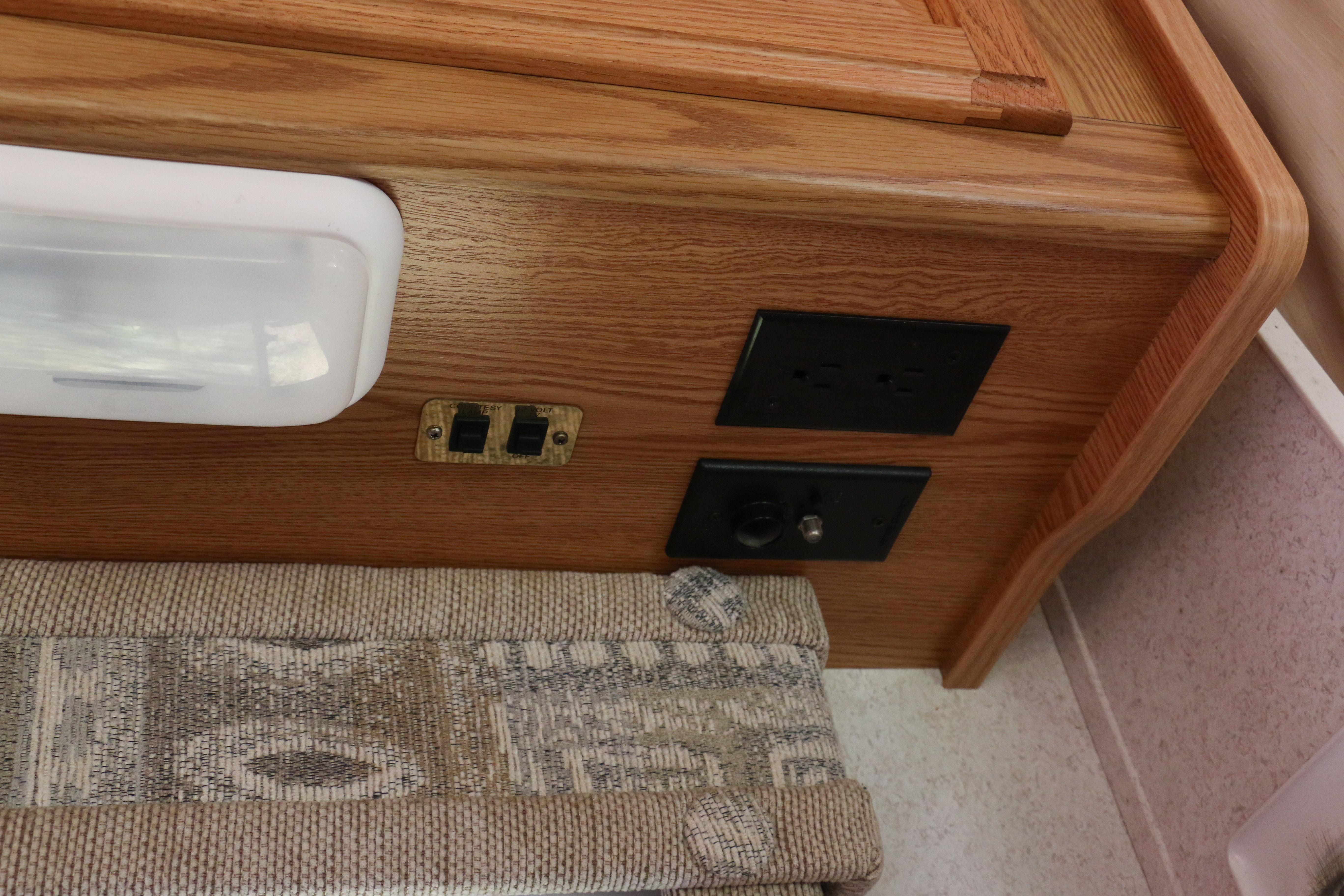 2002 Winnebago Minnie Winnie Ford E350 RV