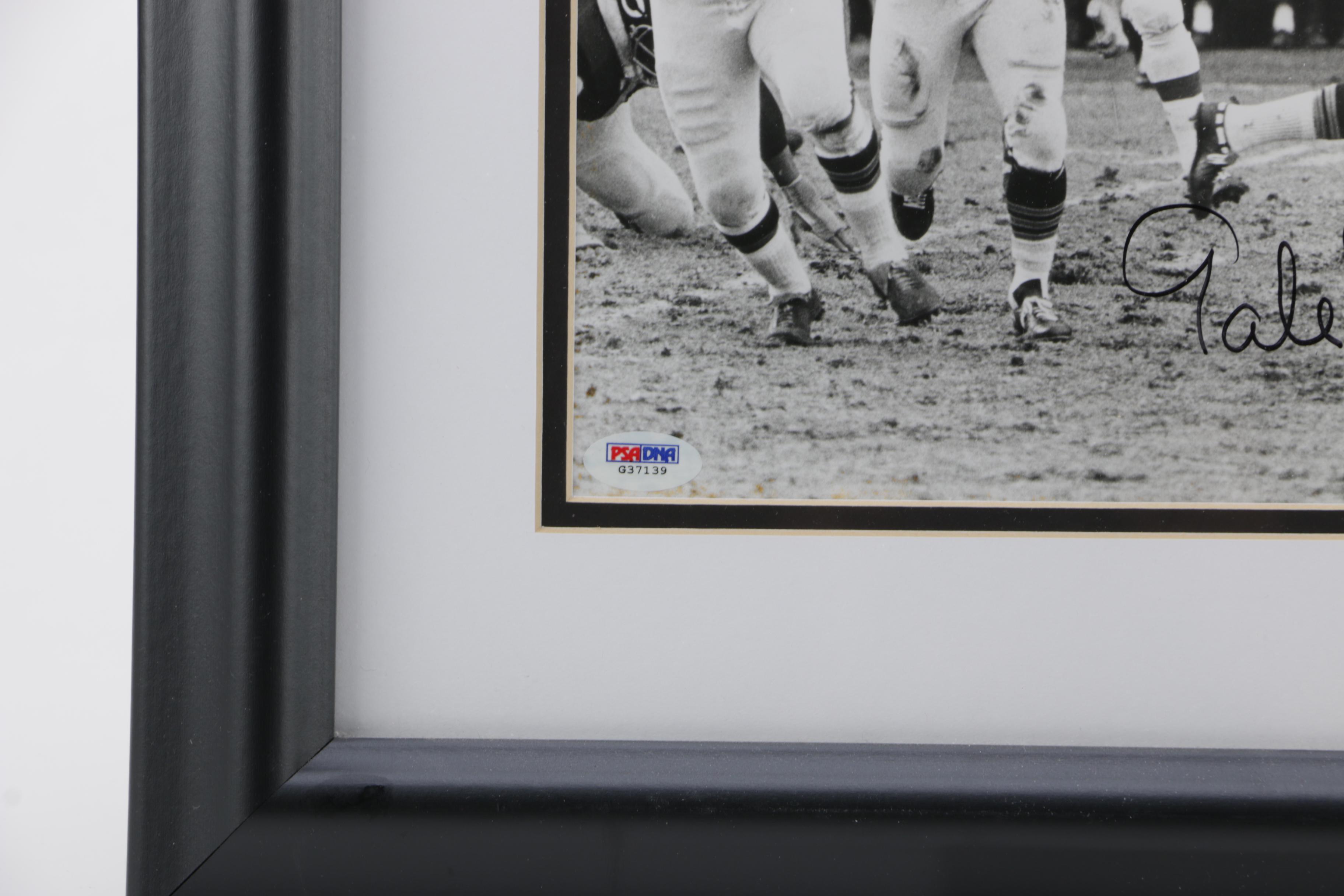 Signed Gale Sayers Photograph