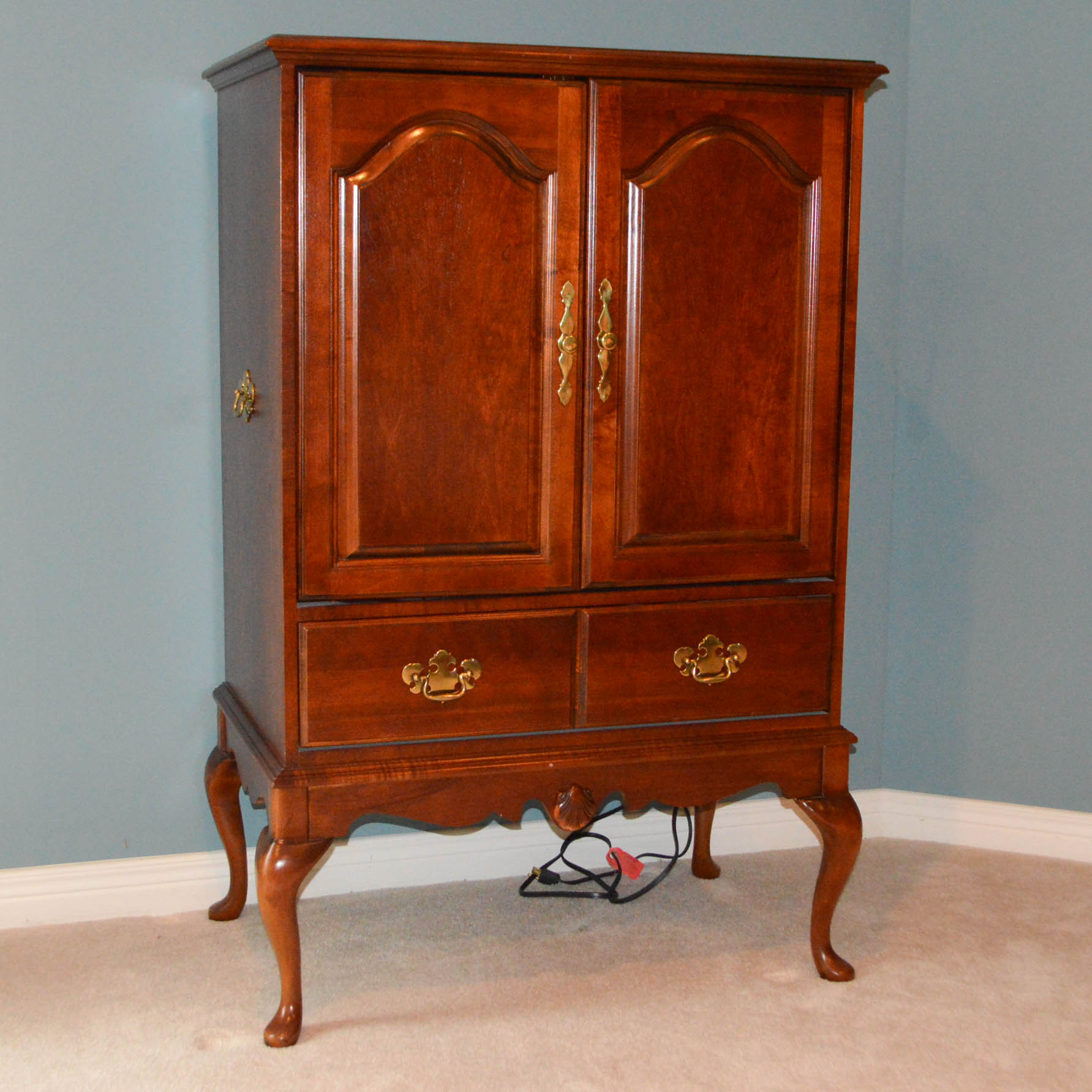 Queen Anne Style Entertainment Armoire