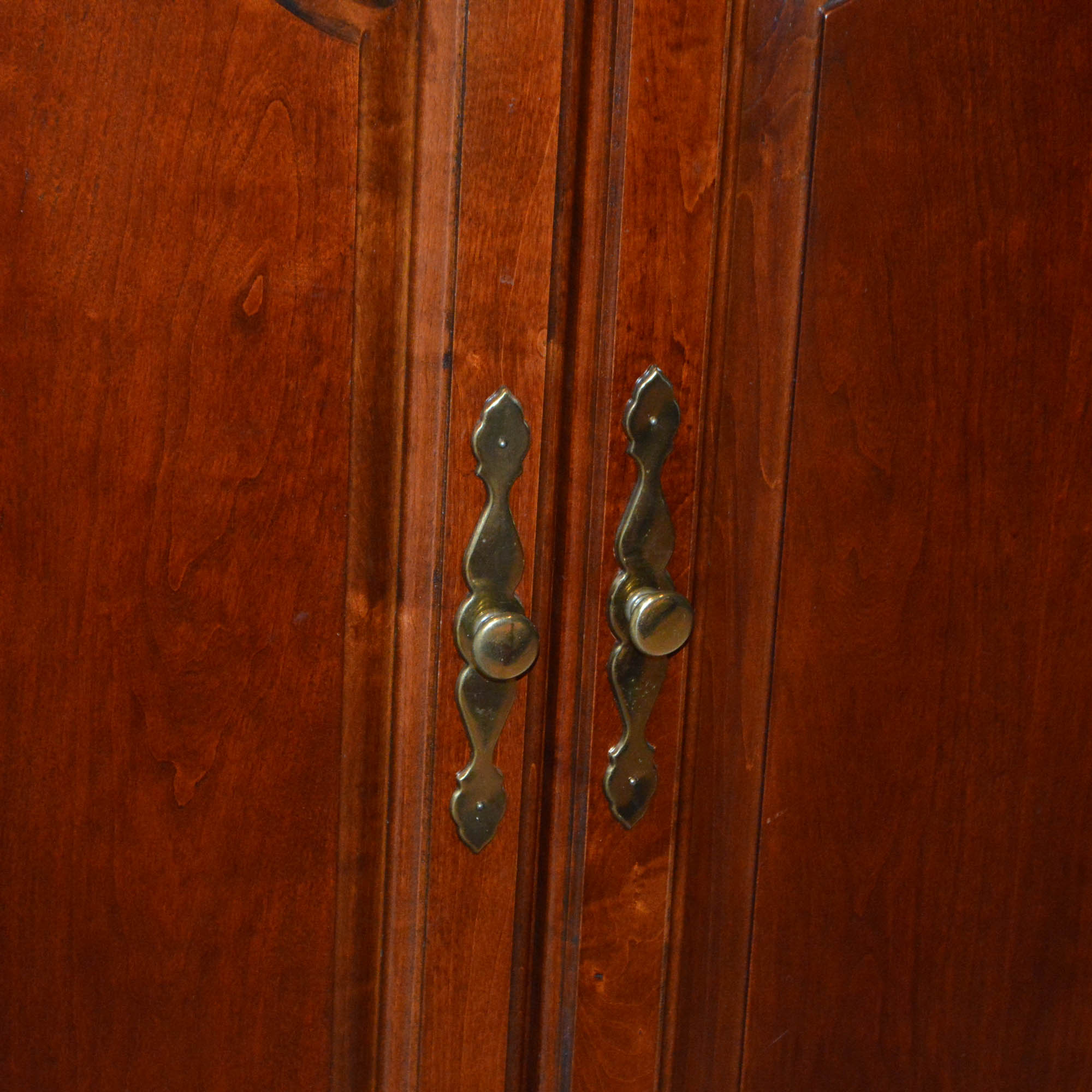 Queen Anne Style Entertainment Armoire