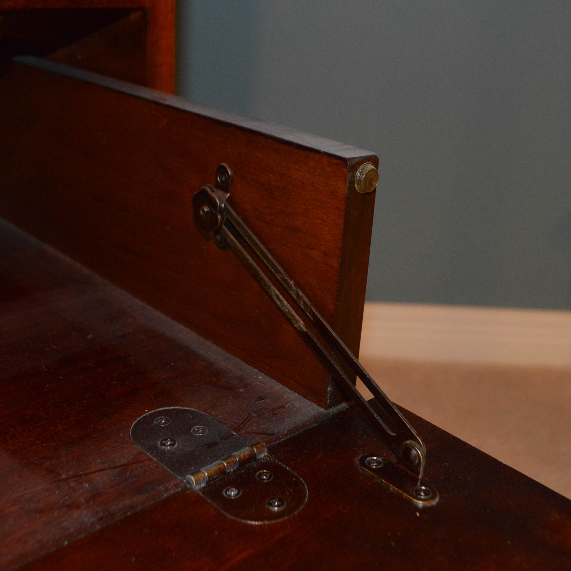 Queen Anne Style Entertainment Armoire